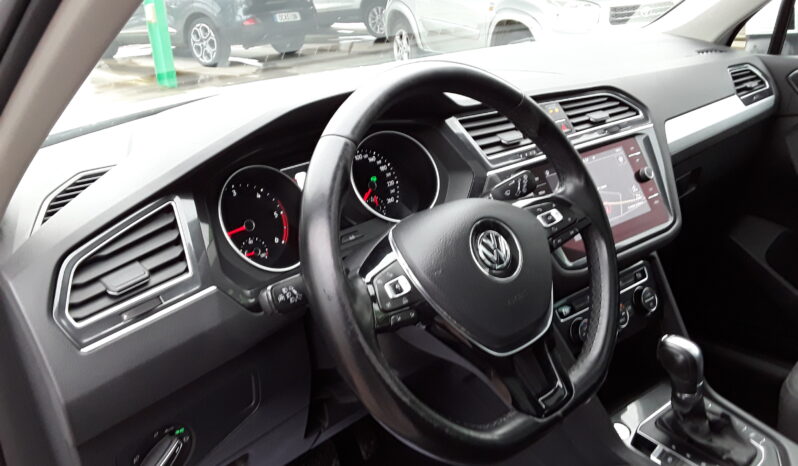 Volkswagen TIGUAN 2.0 TDI SPORTY  STYLE BUEMOTION TECH lleno