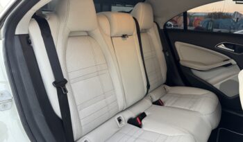 MERCEDES-BENZ CLA200d 136cv URBAN lleno