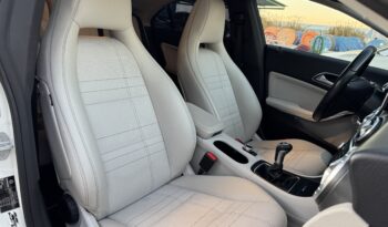 MERCEDES-BENZ CLA200d 136cv URBAN lleno