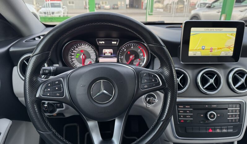 MERCEDES-BENZ CLA200d 136cv URBAN lleno