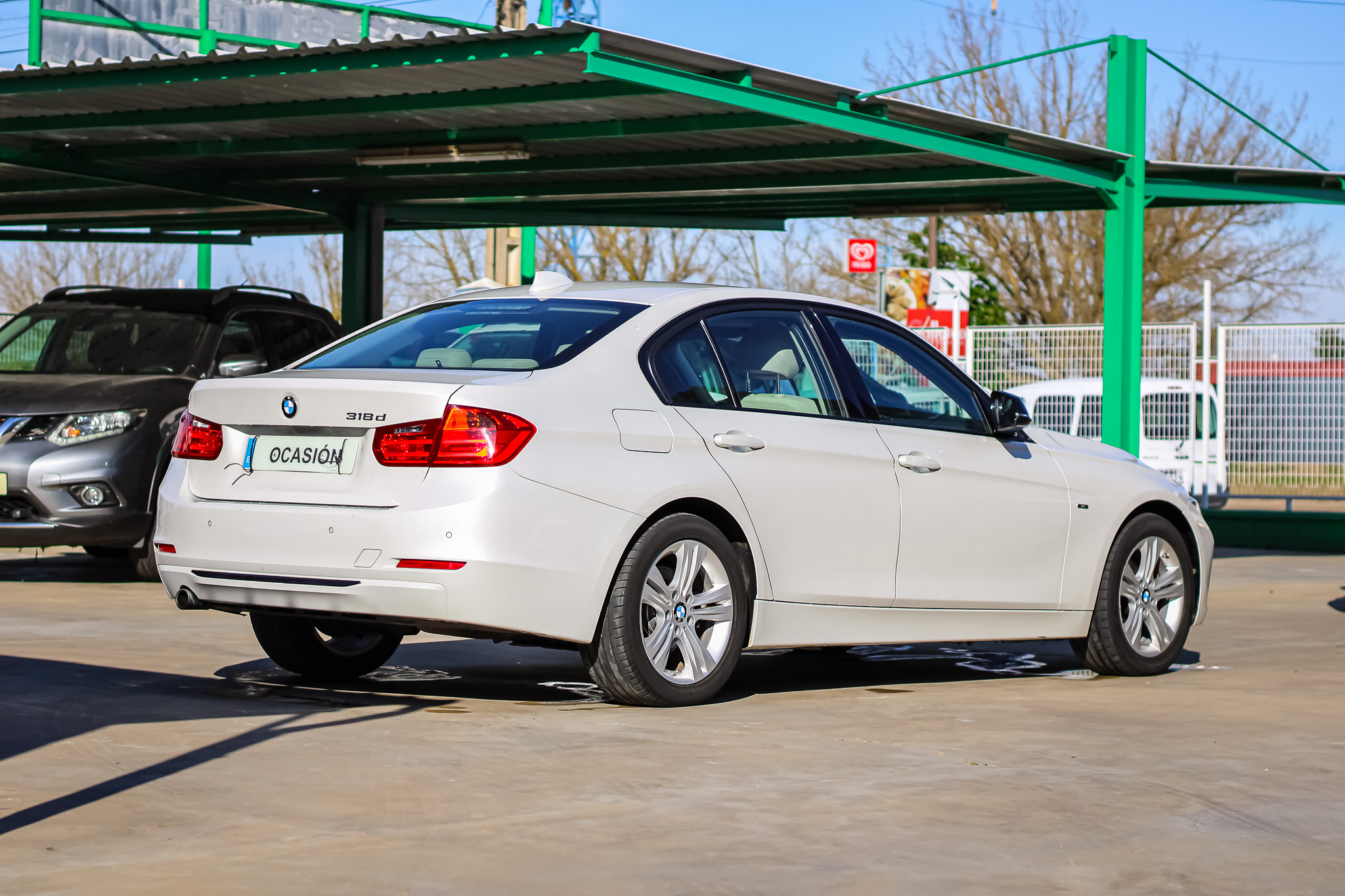 
								BMW Serie 3 318d full									