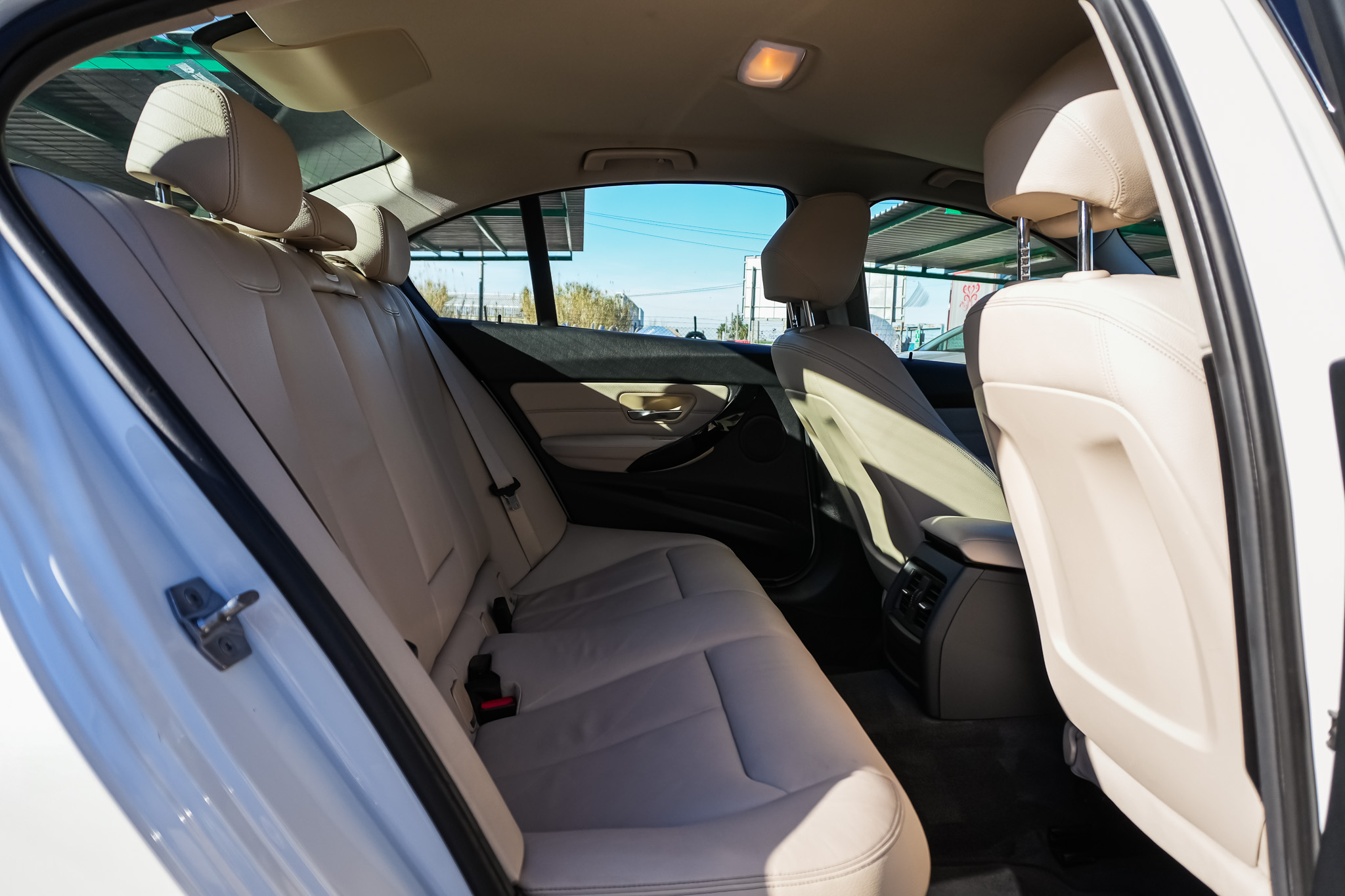 
								BMW Serie 3 318d full									