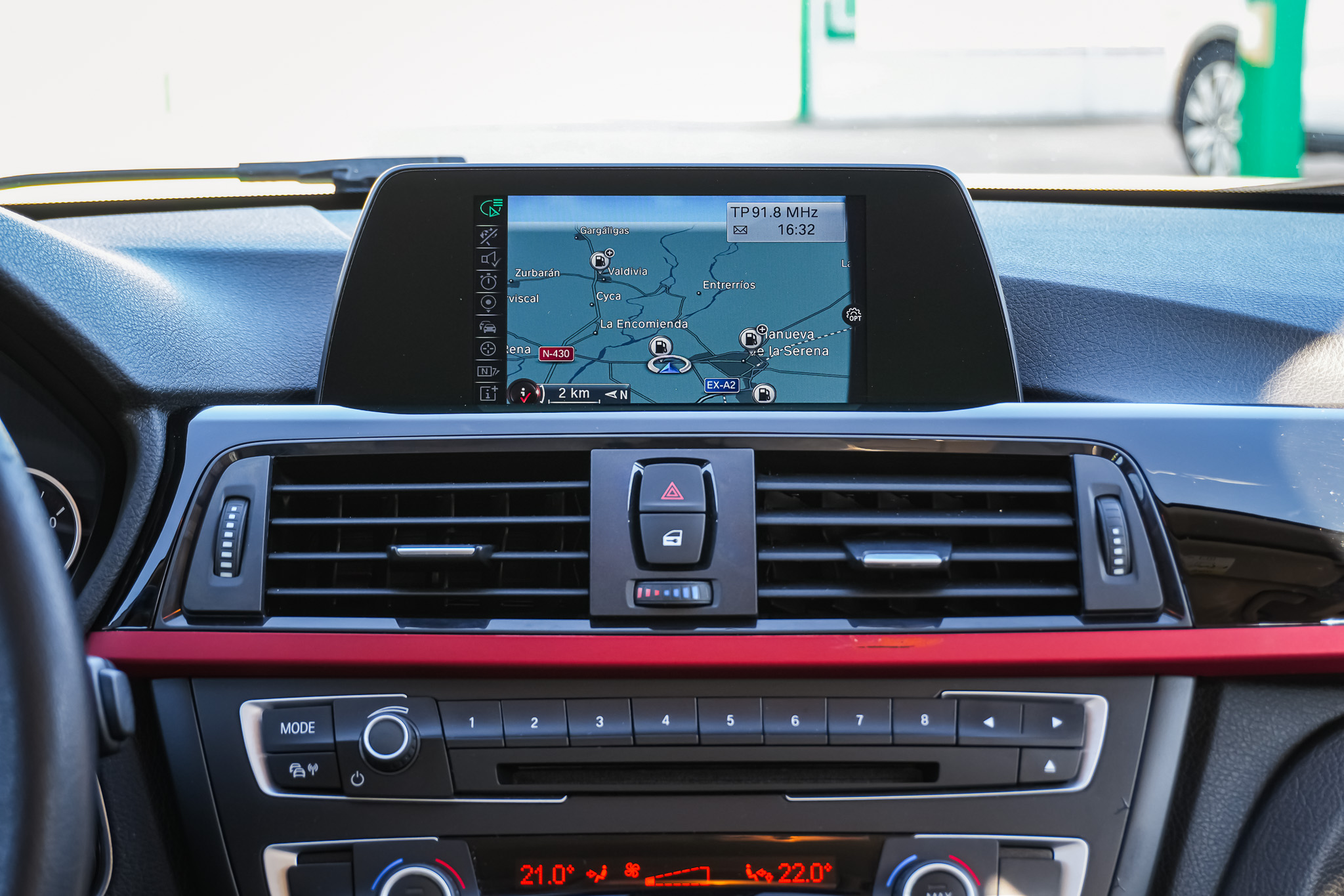 
								BMW Serie 3 318d full									