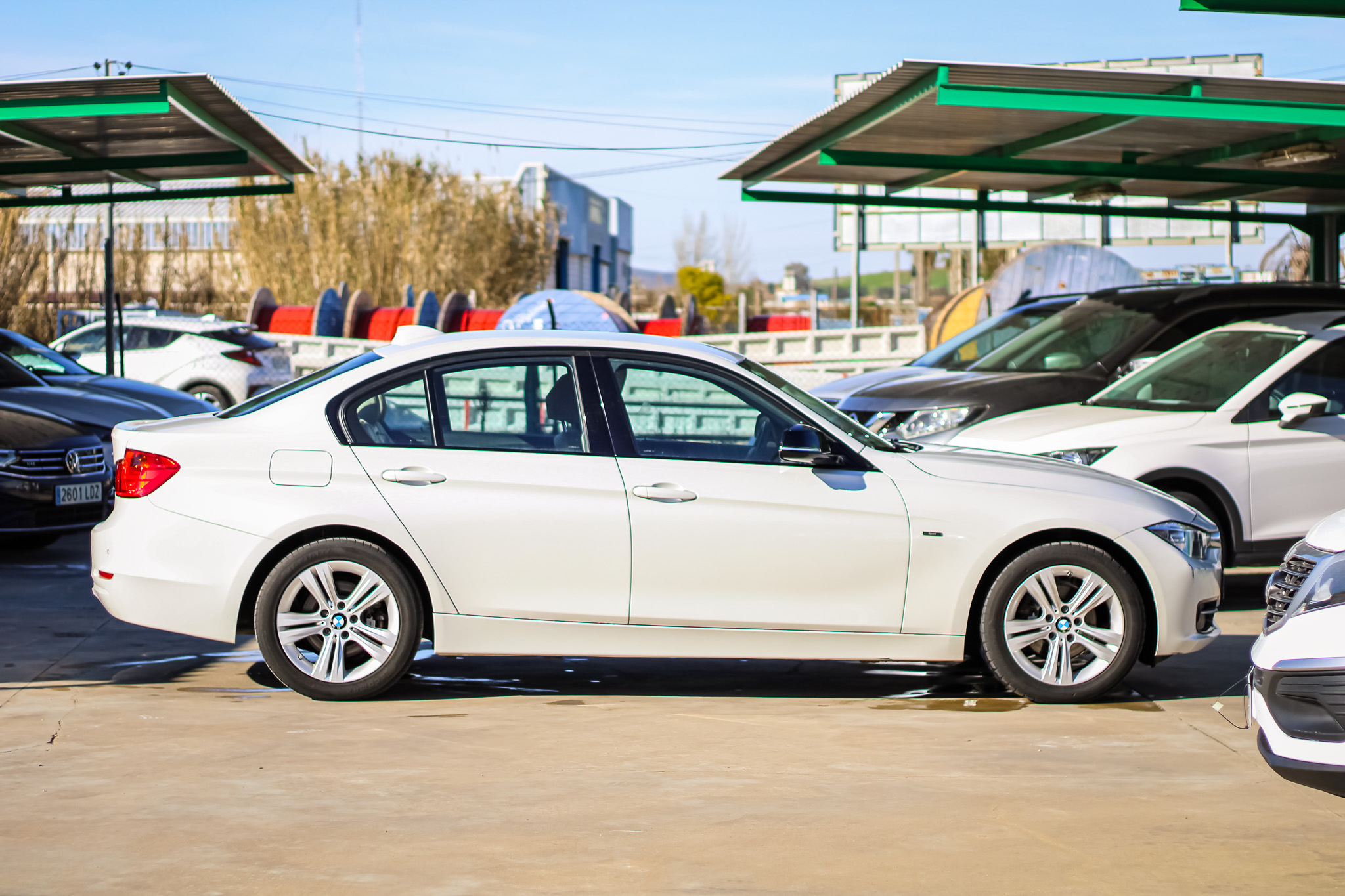 
								BMW Serie 3 318d full									