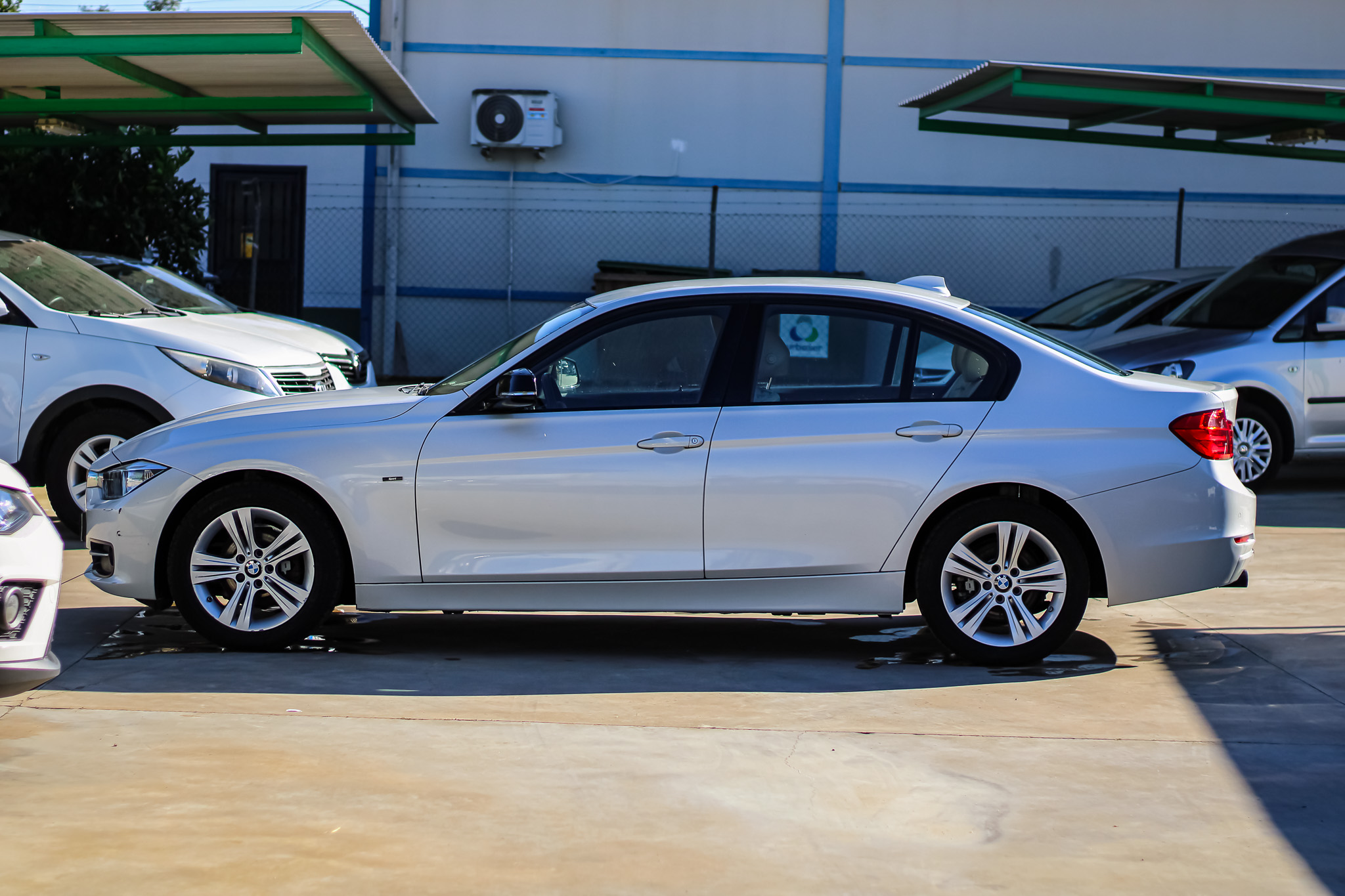 
								BMW Serie 3 318d full									