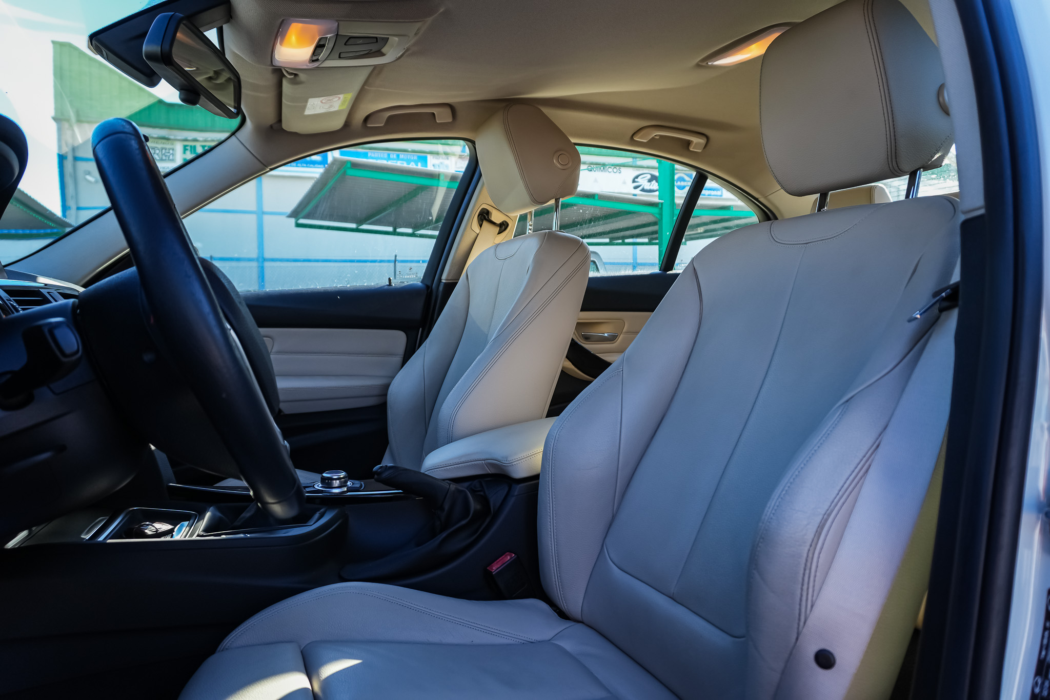 
								BMW Serie 3 318d full									