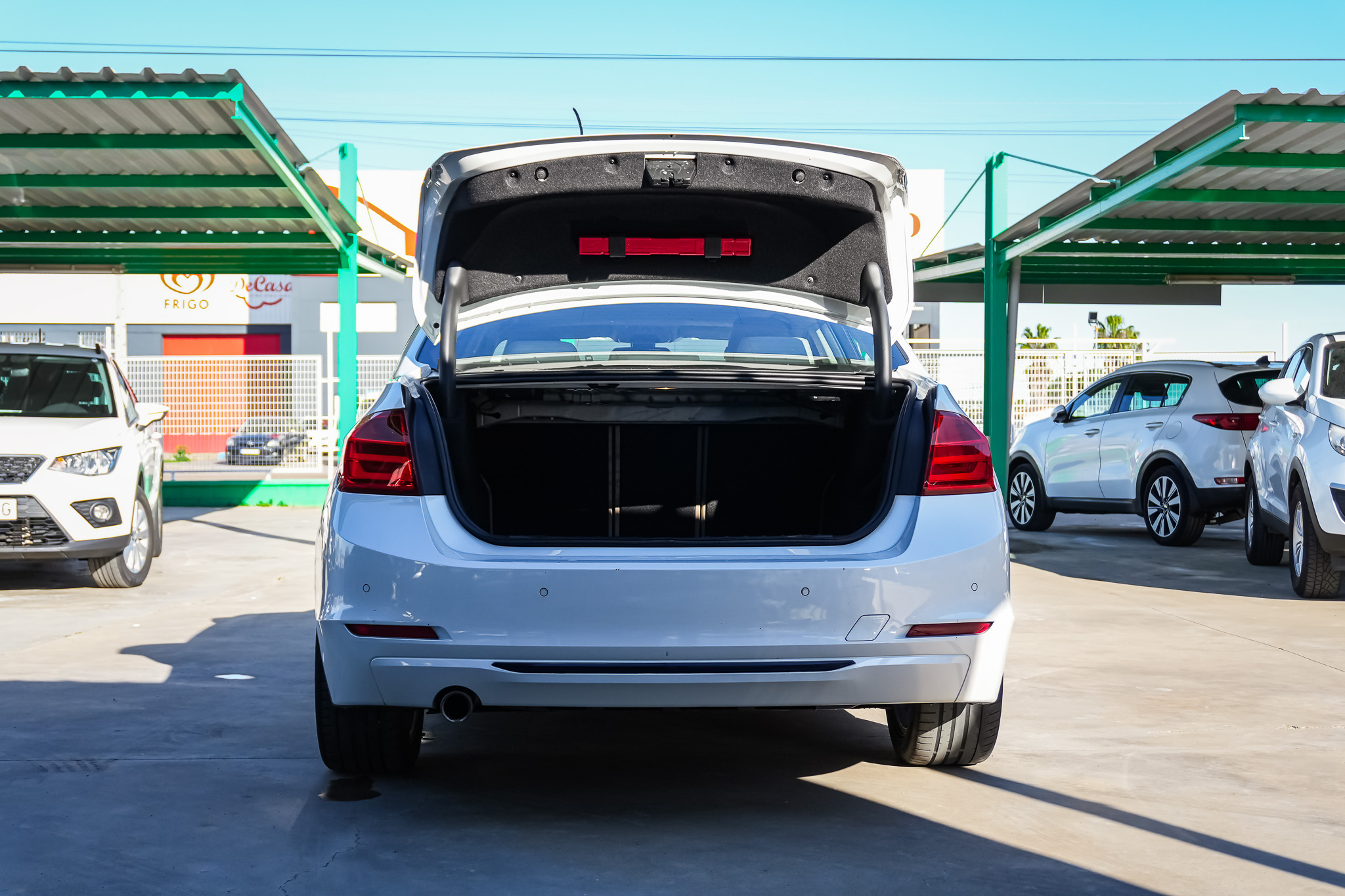 
								BMW Serie 3 318d full									