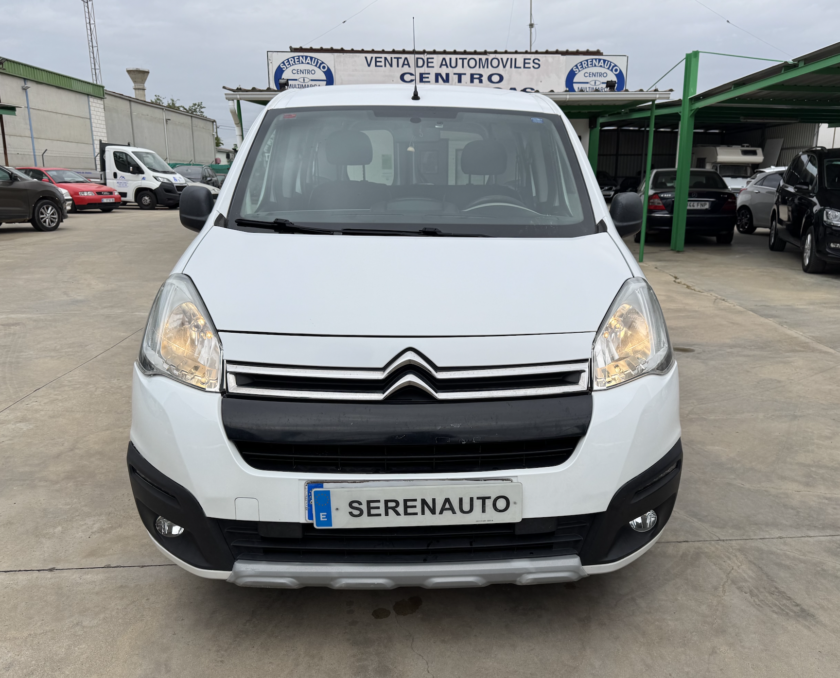 
								CITROEN Berlingo Multispace LIVE BlueHDi 100 full									