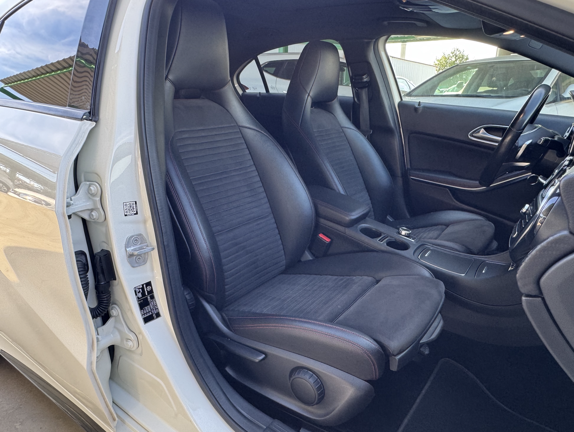 
								MERCEDES-BENZ Clase A A 220 d 4MATIC AMG Line full									