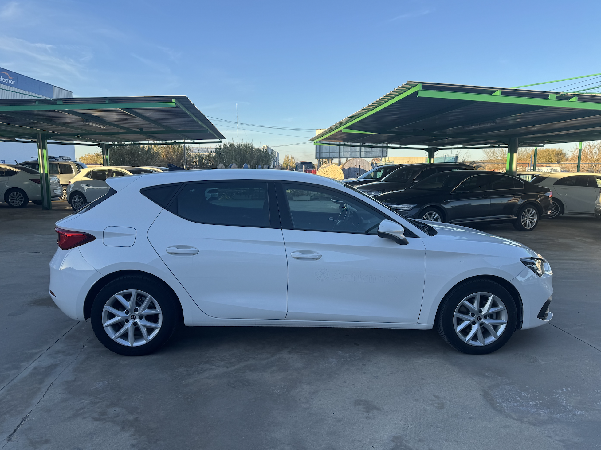 
								SEAT Leon 2.0 TDI 85kW SS Style Go full									