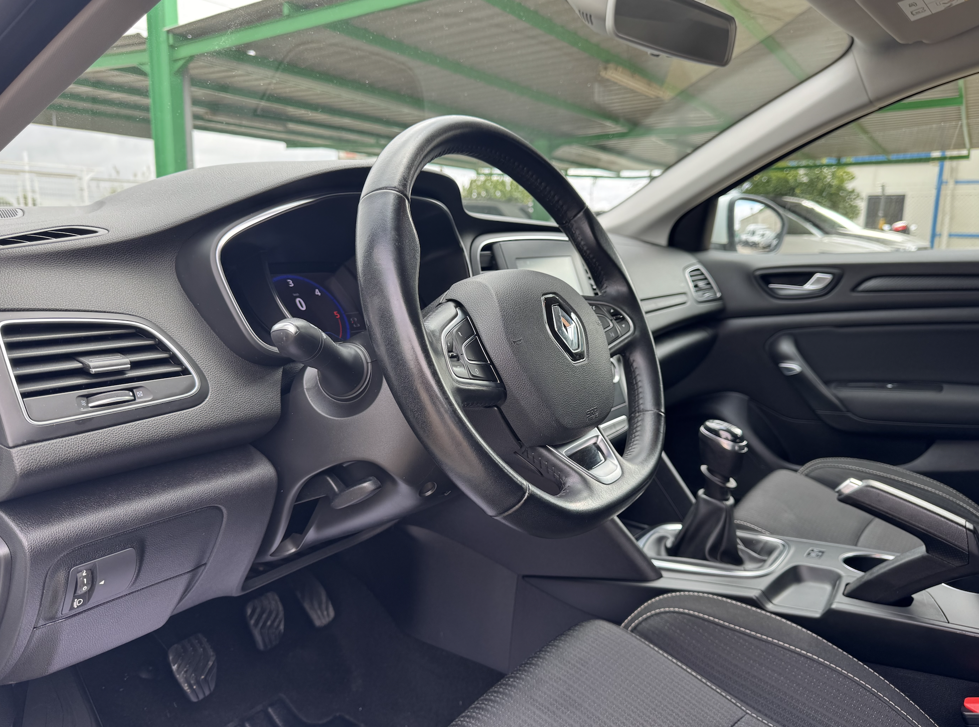 
								RENAULT Megane Business Blue dCi 81 kW 115CV full									