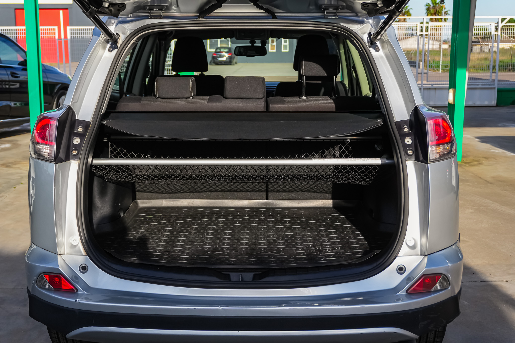 
								TOYOTA Rav4 2.0D 150D 2WD Advance full									