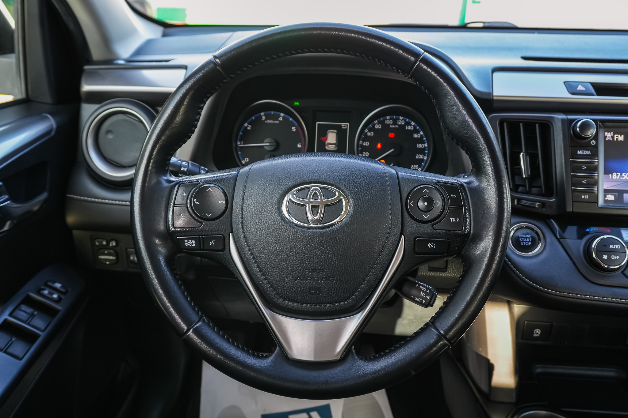 
								TOYOTA Rav4 2.0D 150D 2WD Advance full									