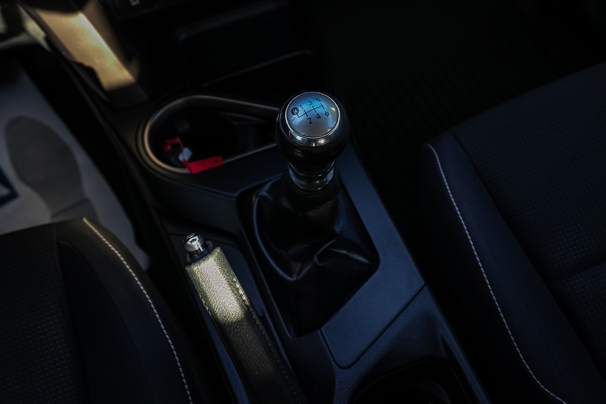 
								TOYOTA Rav4 2.0D 150D 2WD Advance full									