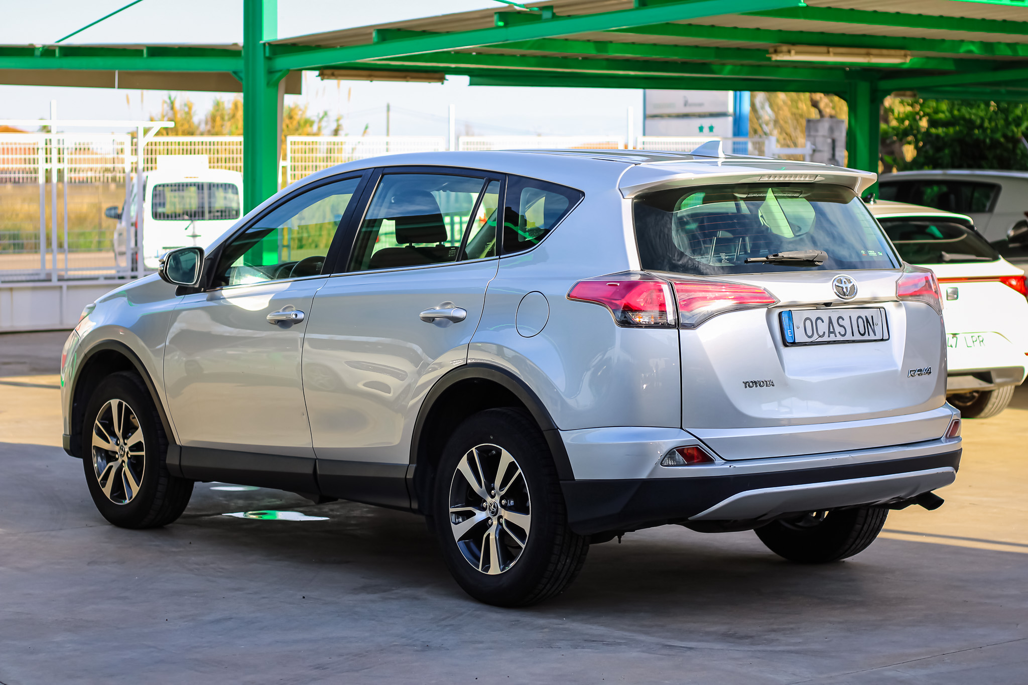 
								TOYOTA Rav4 2.0D 150D 2WD Advance full									