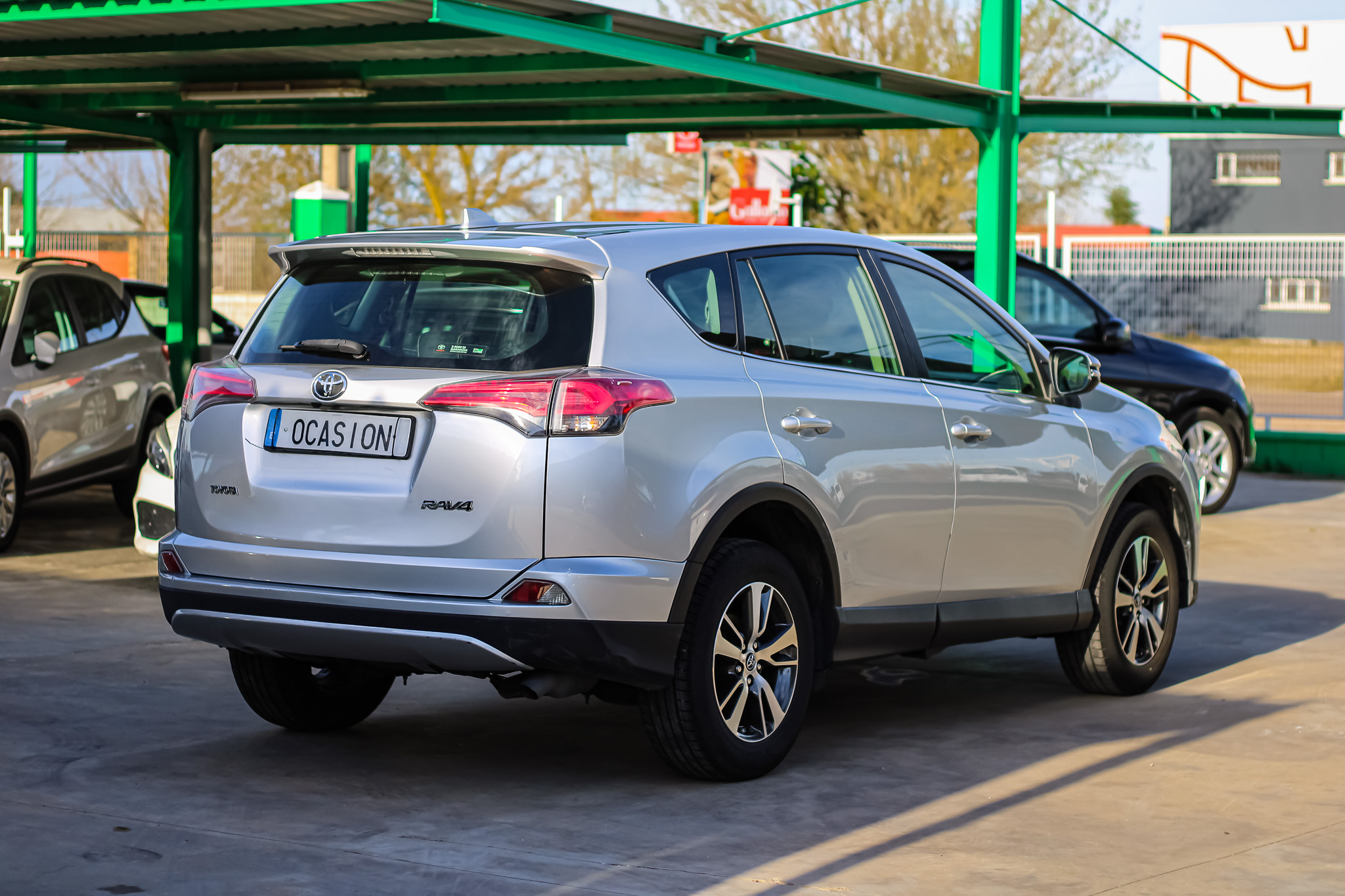 
								TOYOTA Rav4 2.0D 150D 2WD Advance full									