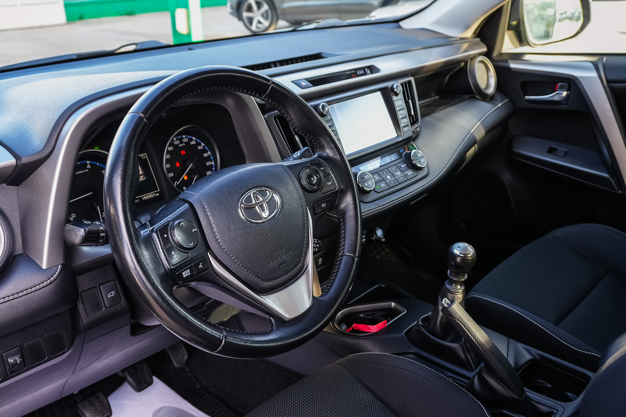 
								TOYOTA Rav4 2.0D 150D 2WD Advance full									