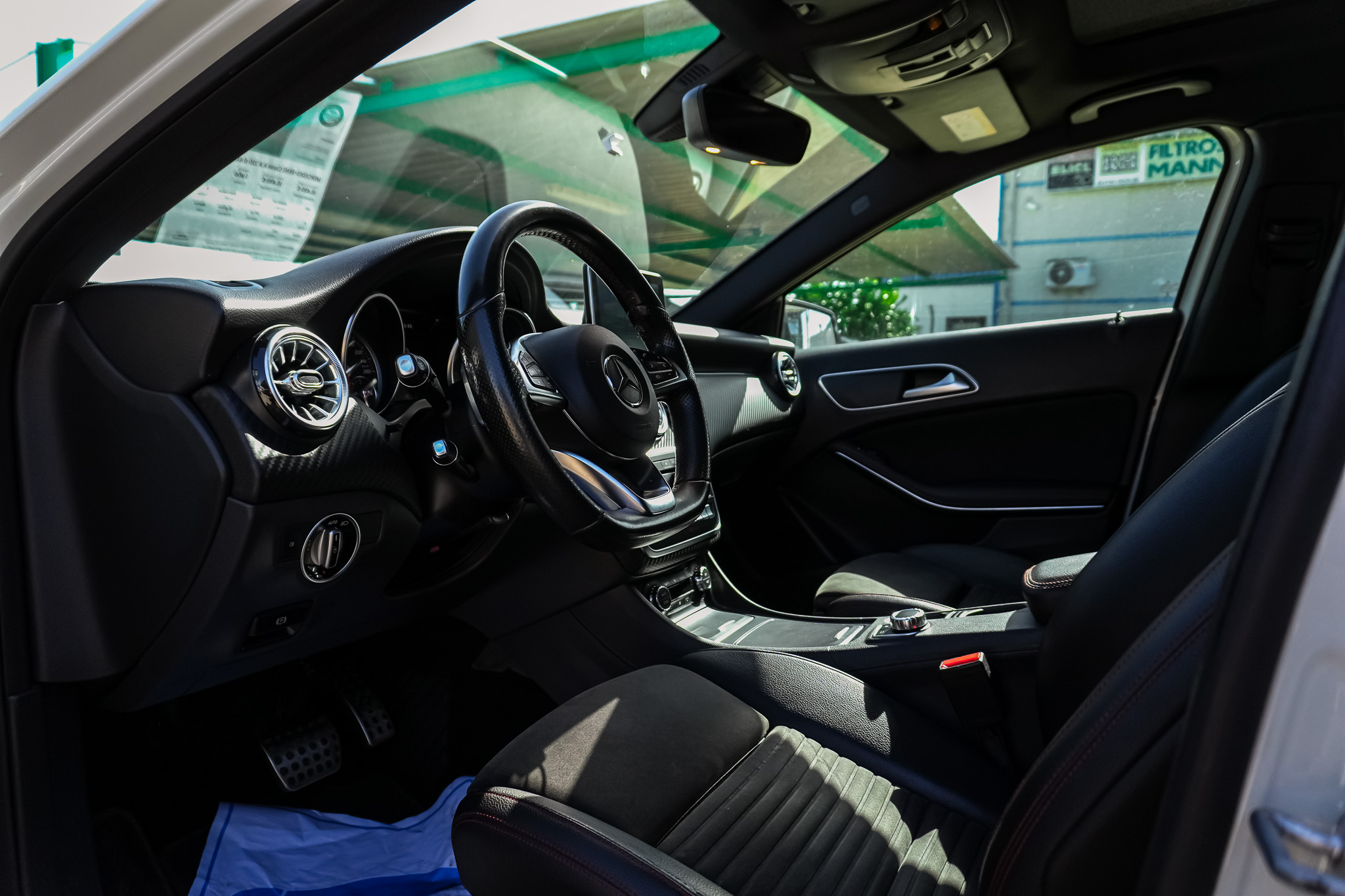 
								MERCEDES-BENZ Clase A A 220 d 4MATIC AMG Line full									