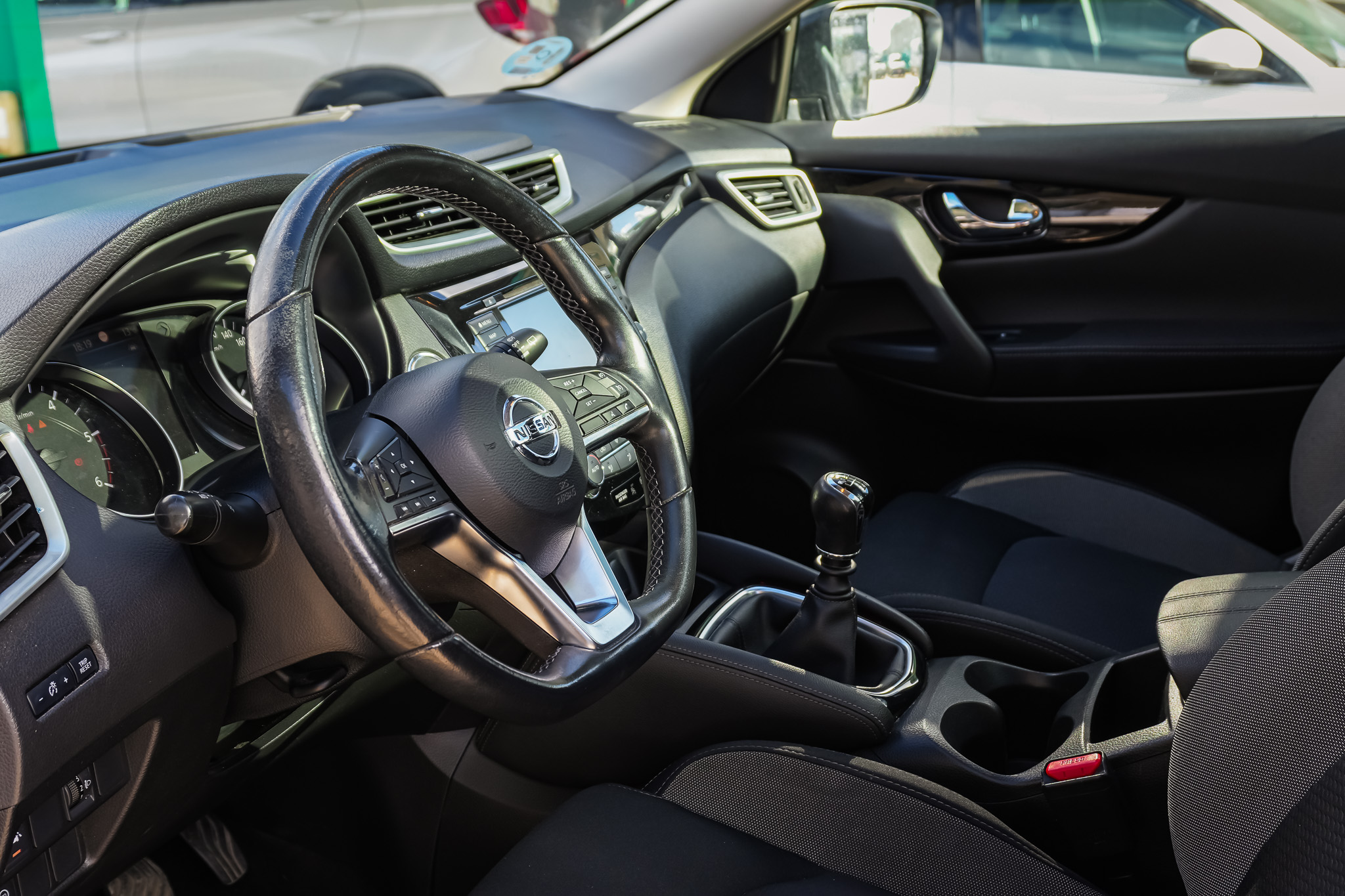 
								NISSAN QASHQAI dCi 85 kW 115 CV E6D NCONNECTA full									