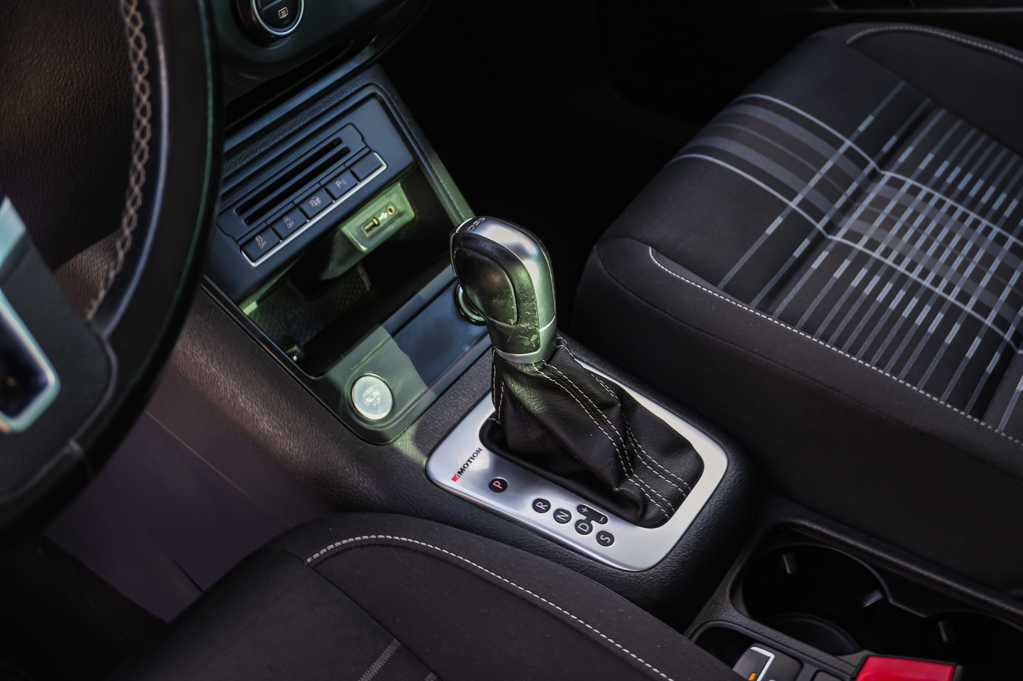 
								VOLKSWAGEN Tiguan Advance 2.0 TDI 150CV BMT 4Motion DSG full									