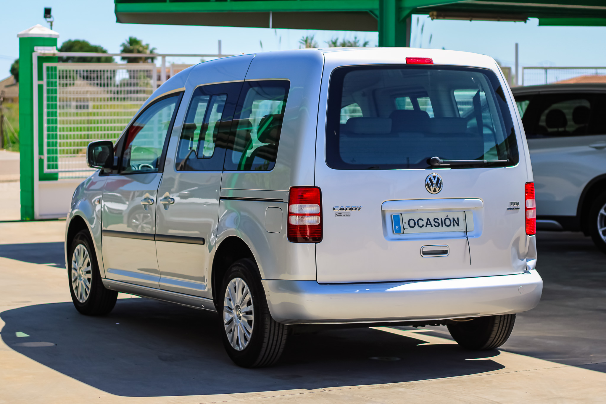 
								VOLKSWAGEN Caddy 1.6 TDI BMT 102CV Maxi Trendline Edition full									