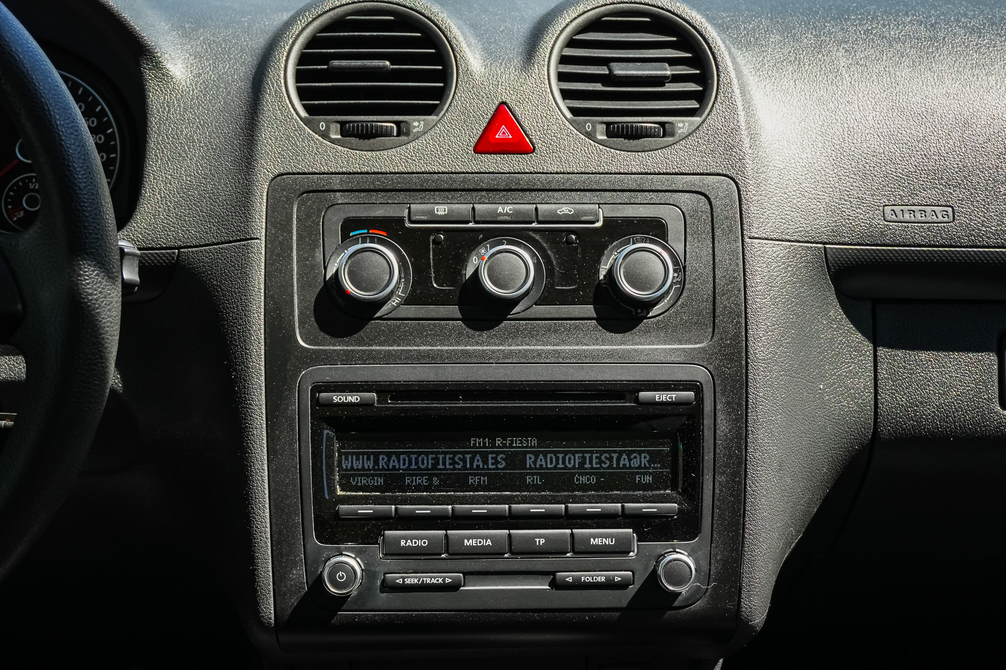 
								VOLKSWAGEN Caddy 1.6 TDI BMT 102CV Maxi Trendline Edition full									