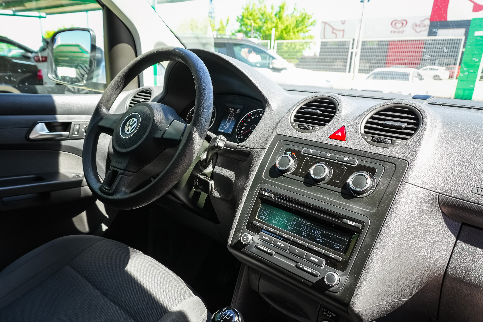 
								VOLKSWAGEN Caddy 1.6 TDI BMT 102CV Maxi Trendline Edition full									