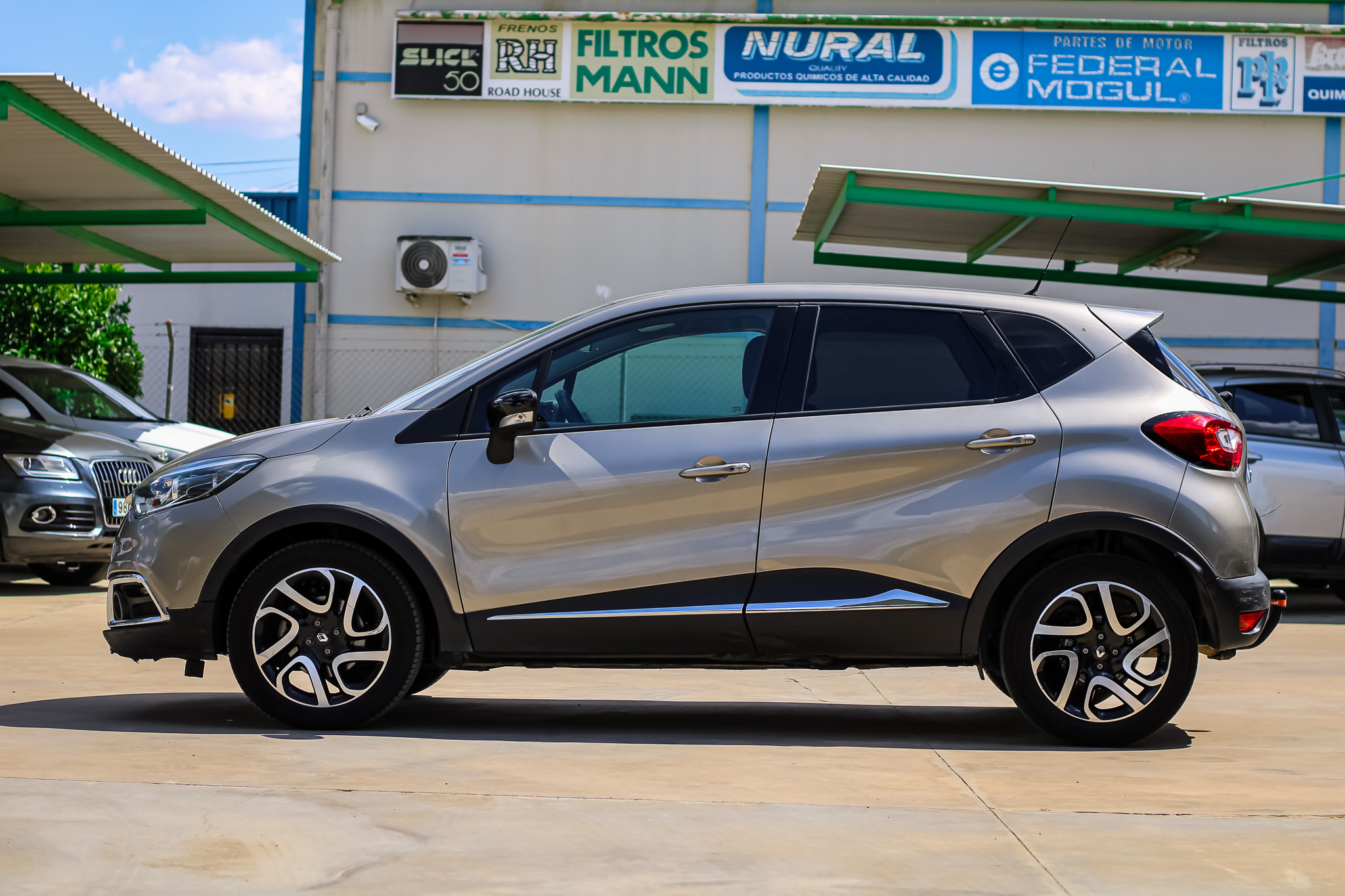 
								RENAULT Captur Intens Energy TCe 120 EDC Euro 6 full									