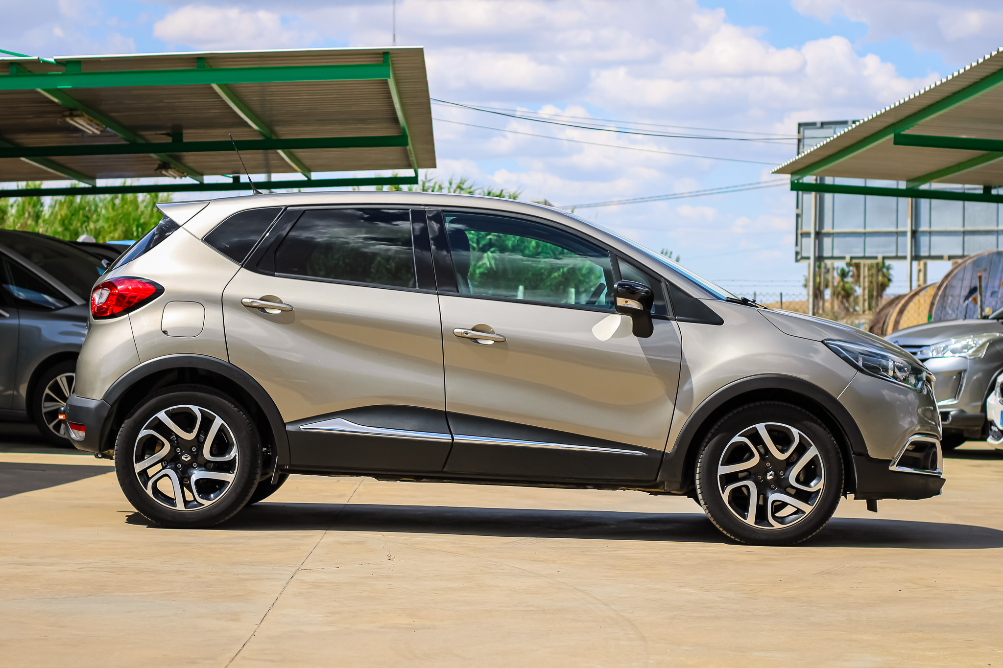 
								RENAULT Captur Intens Energy TCe 120 EDC Euro 6 full									