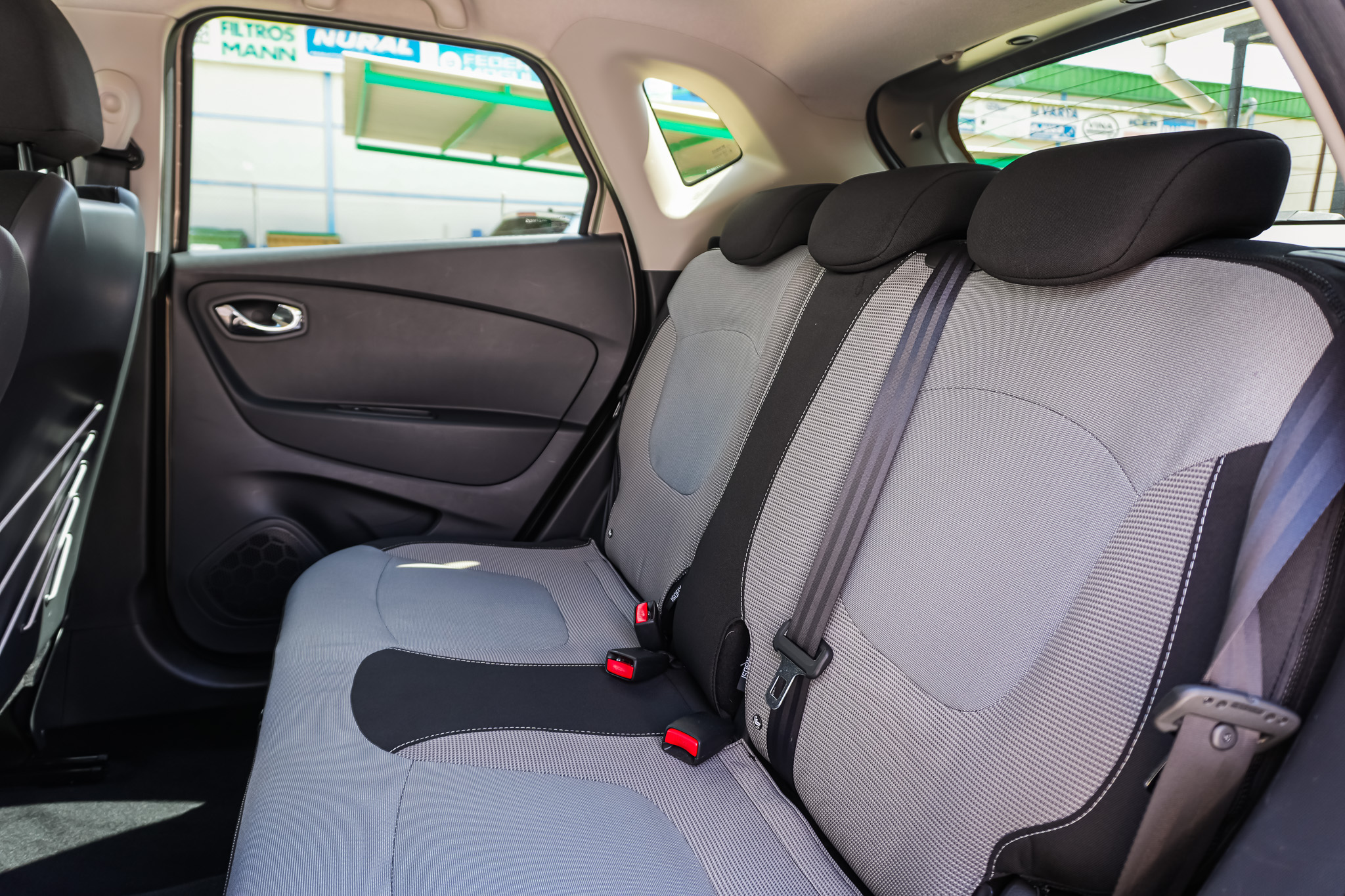 
								RENAULT Captur Intens Energy TCe 120 EDC Euro 6 full									