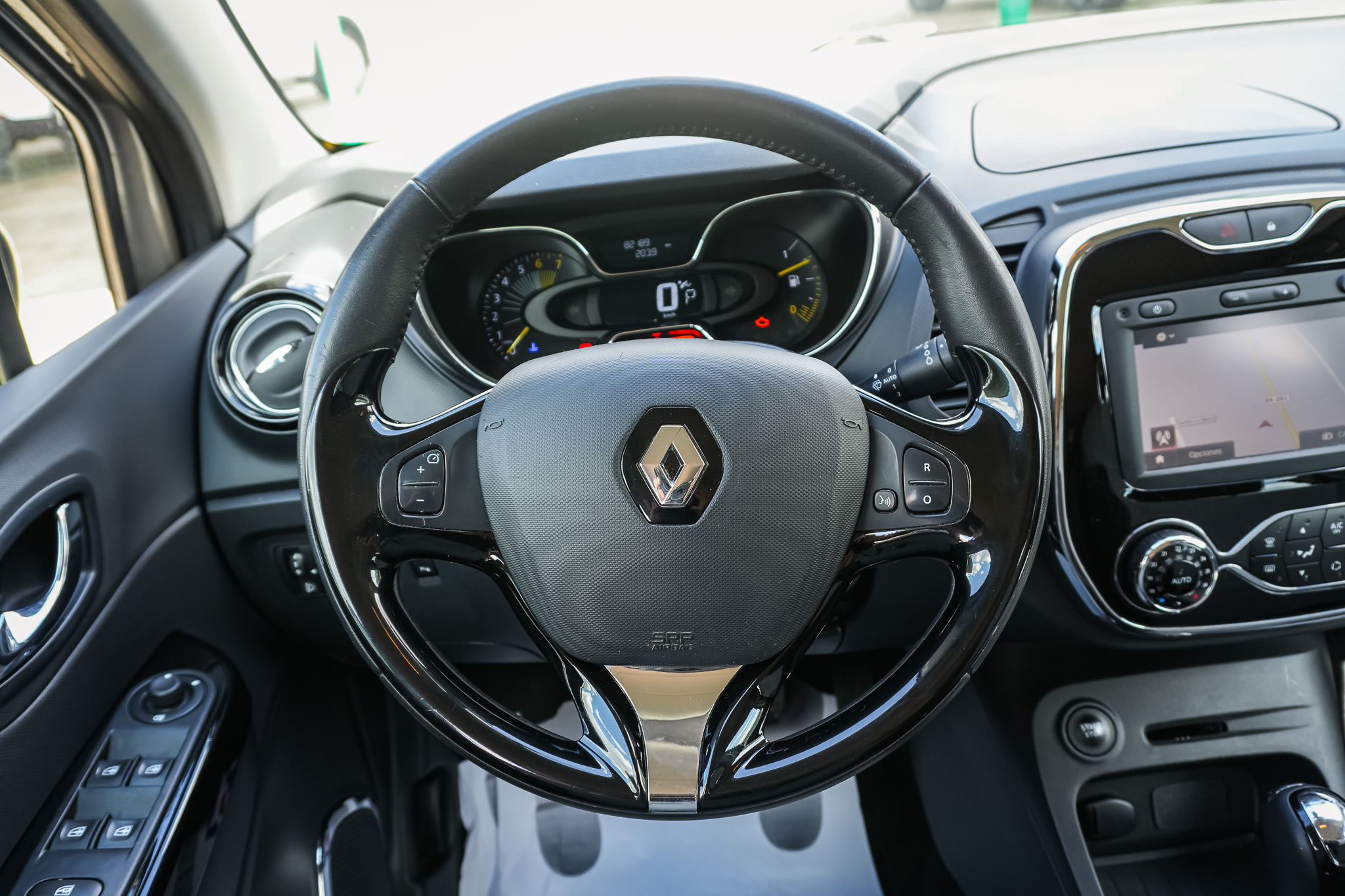 
								RENAULT Captur Intens Energy TCe 120 EDC Euro 6 full									