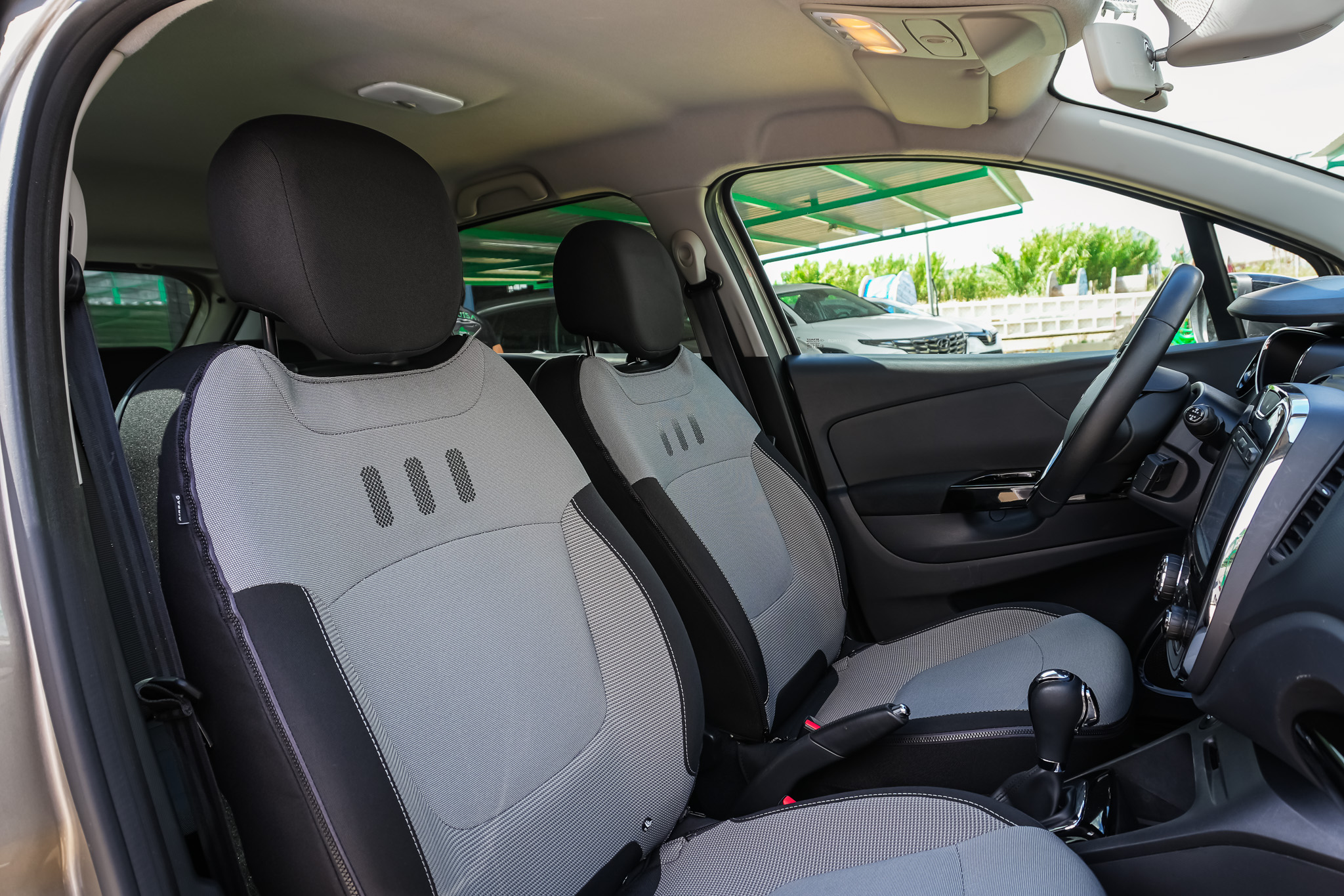 
								RENAULT Captur Intens Energy TCe 120 EDC Euro 6 full									