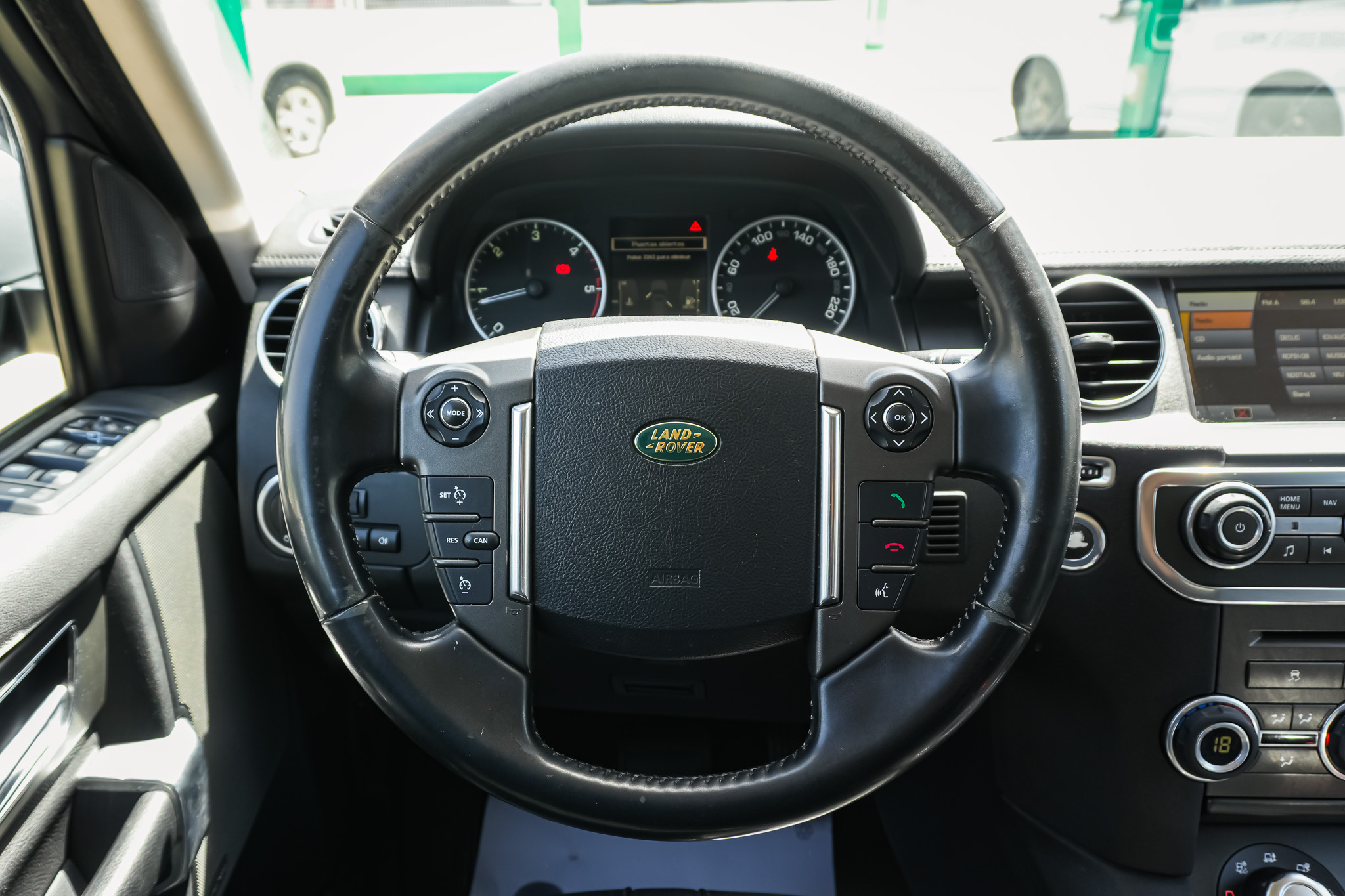
								LAND-ROVER Discovery 4 3.0 TDV6 HSE full									