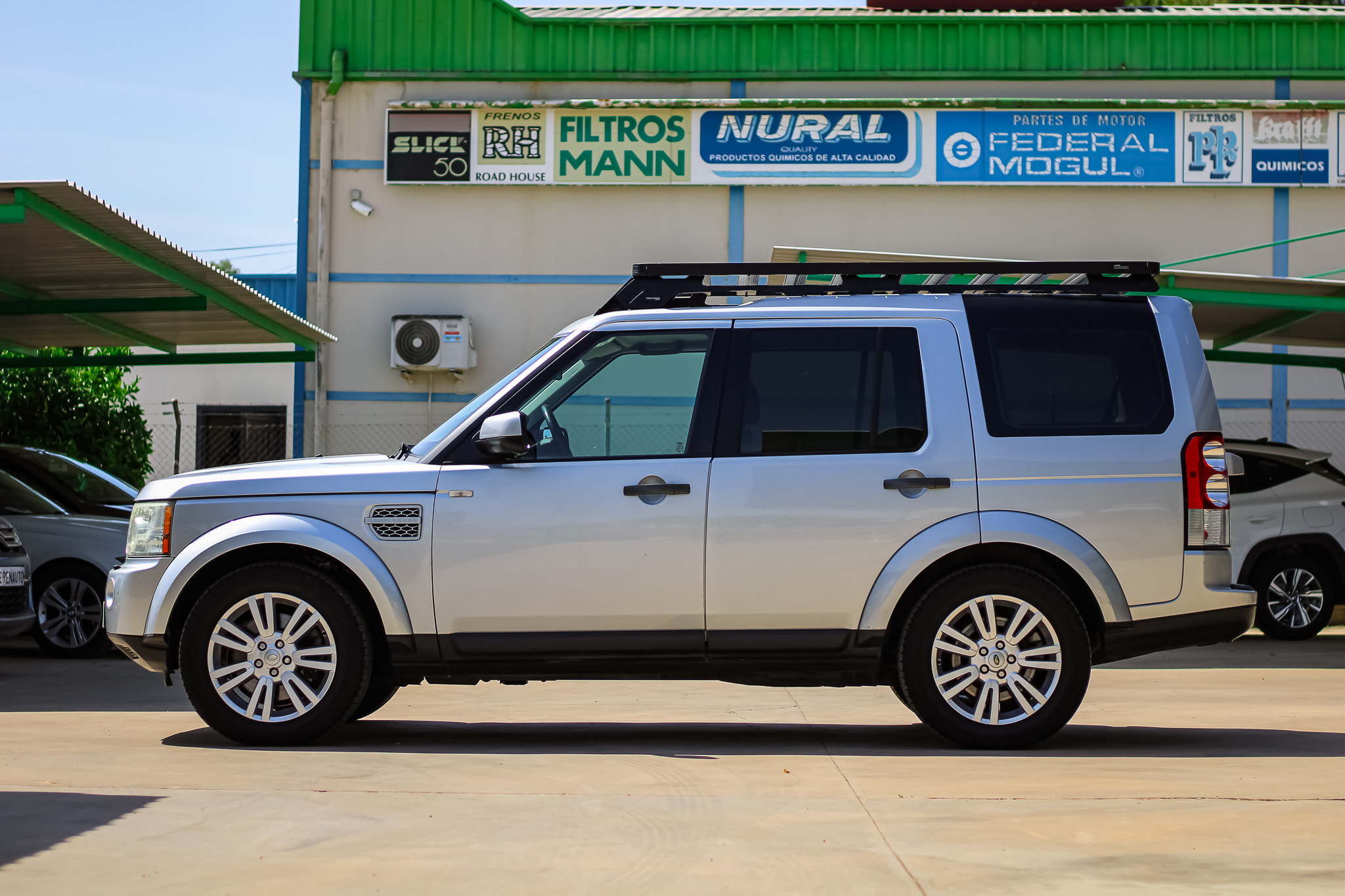 
								LAND-ROVER Discovery 4 3.0 TDV6 HSE full									