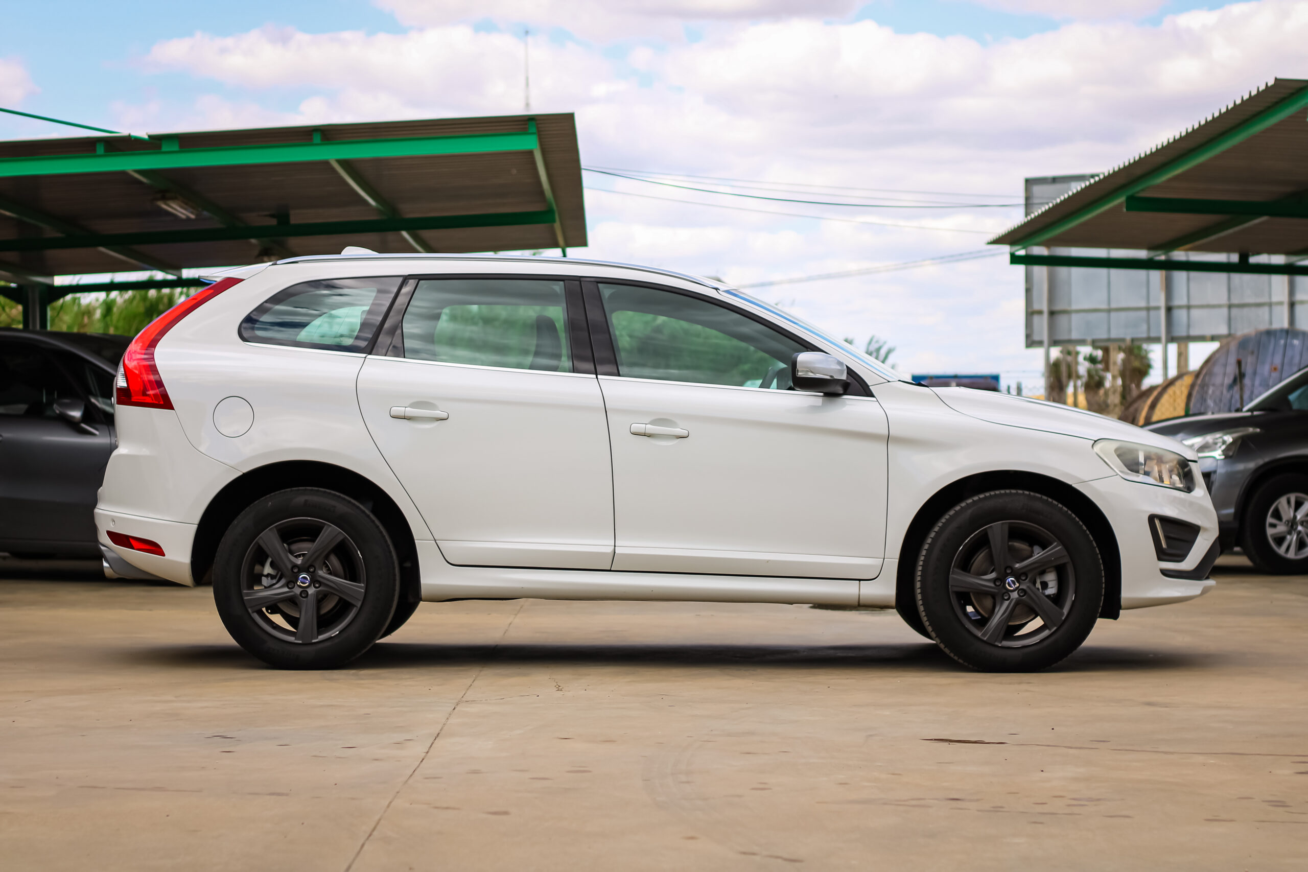 
								VOLVO XC60 2.0 D4 RDesign Momentum full									