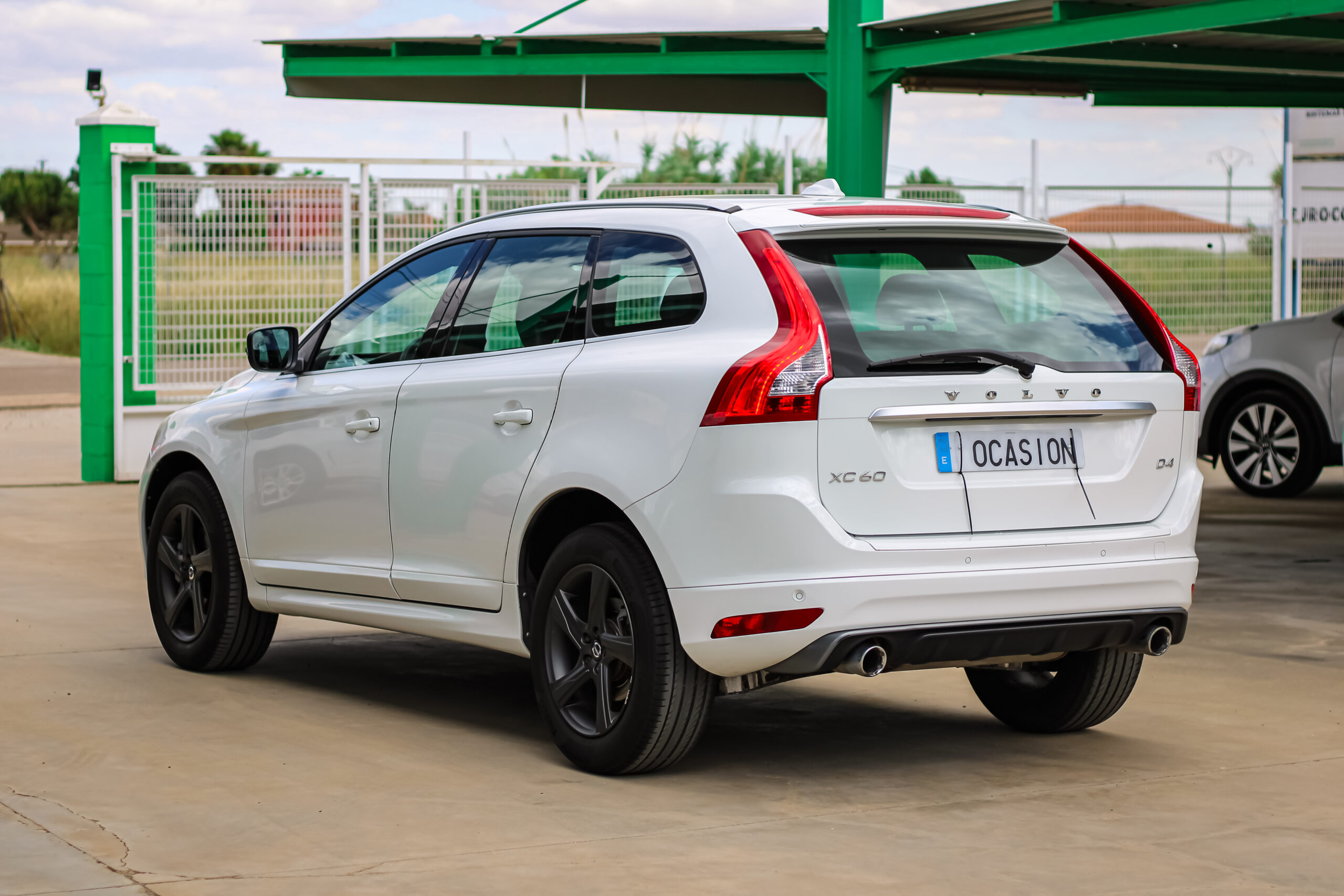 
								VOLVO XC60 2.0 D4 RDesign Momentum full									