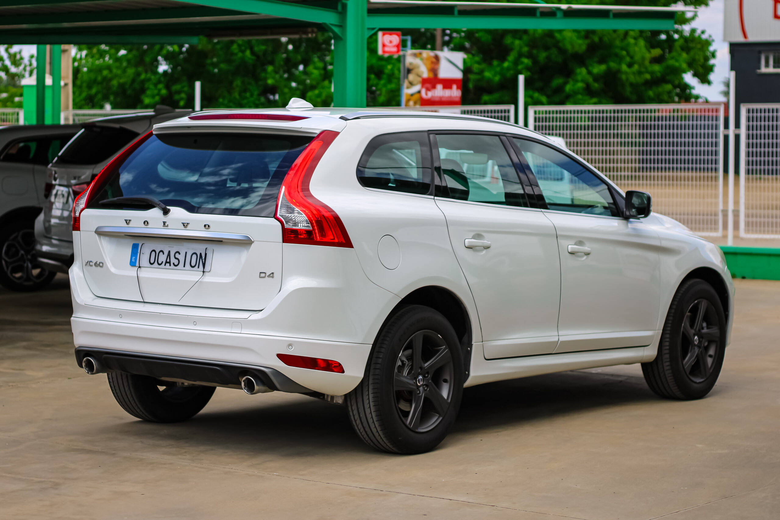 
								VOLVO XC60 2.0 D4 RDesign Momentum full									