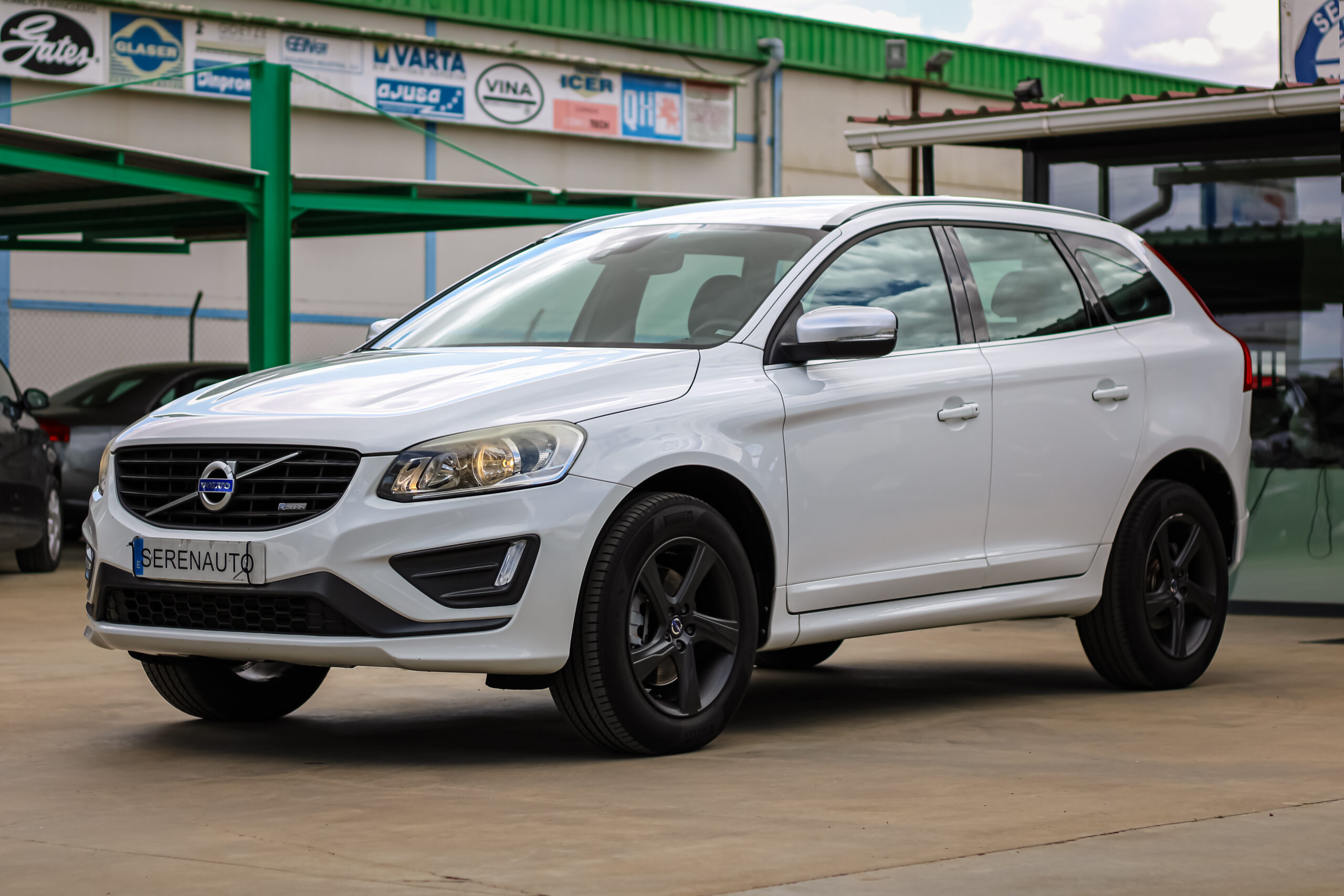 
								VOLVO XC60 2.0 D4 RDesign Momentum full									