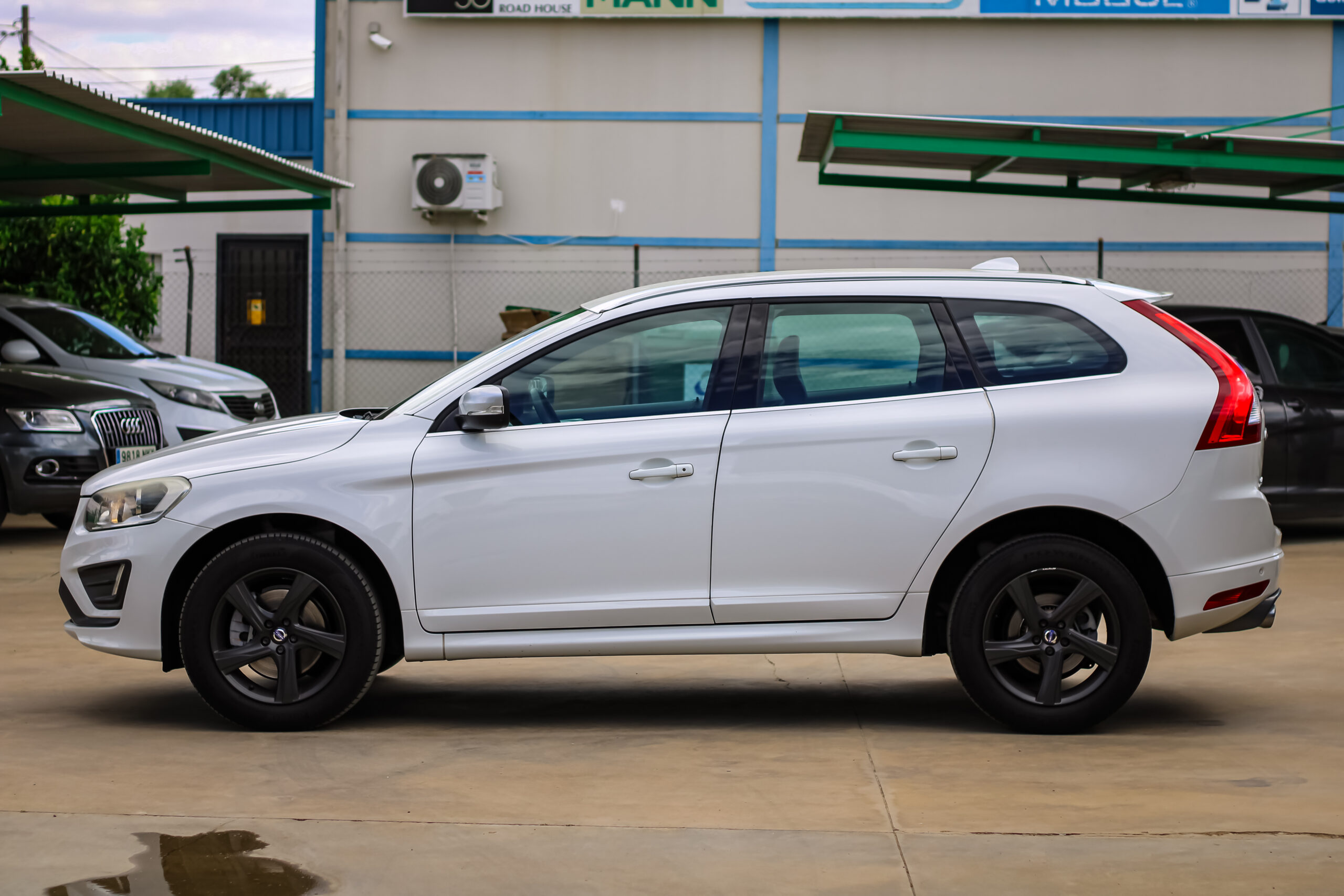 
								VOLVO XC60 2.0 D4 RDesign Momentum full									