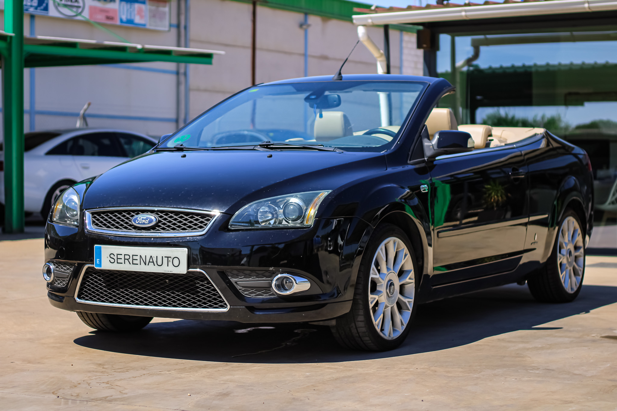 
								FORD Focus 2.0 CC Titanium full									