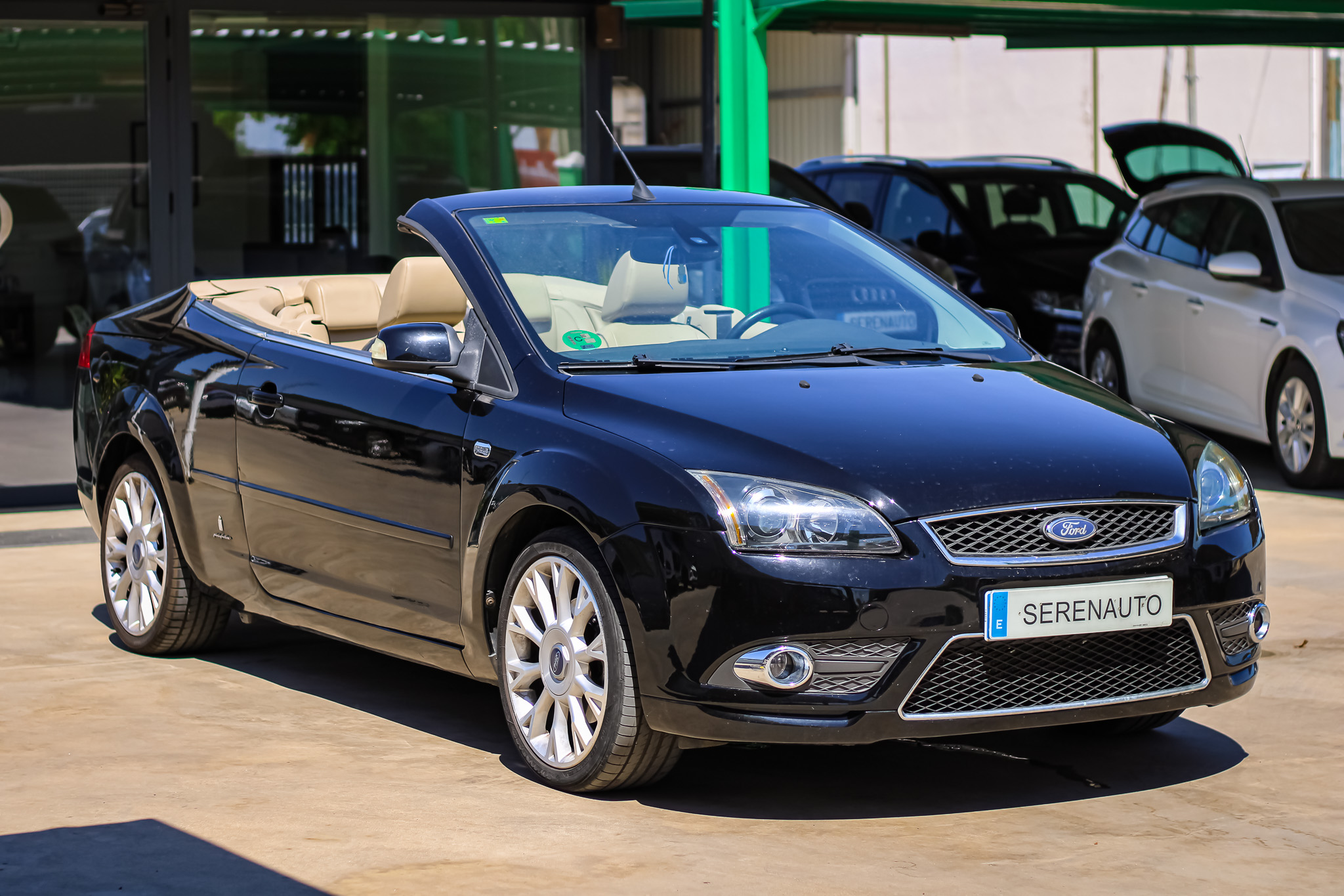 
								FORD Focus 2.0 CC Titanium full									