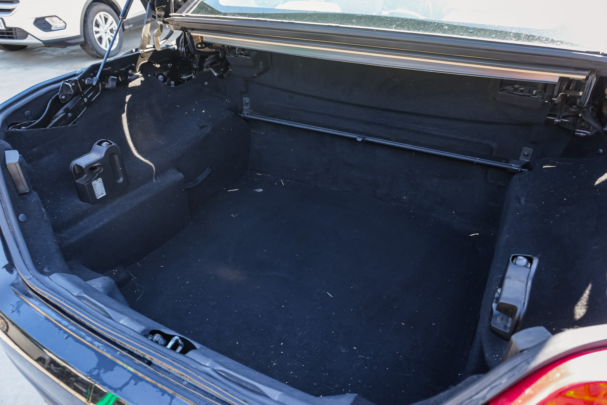 
								FORD Focus 2.0 CC Titanium full									