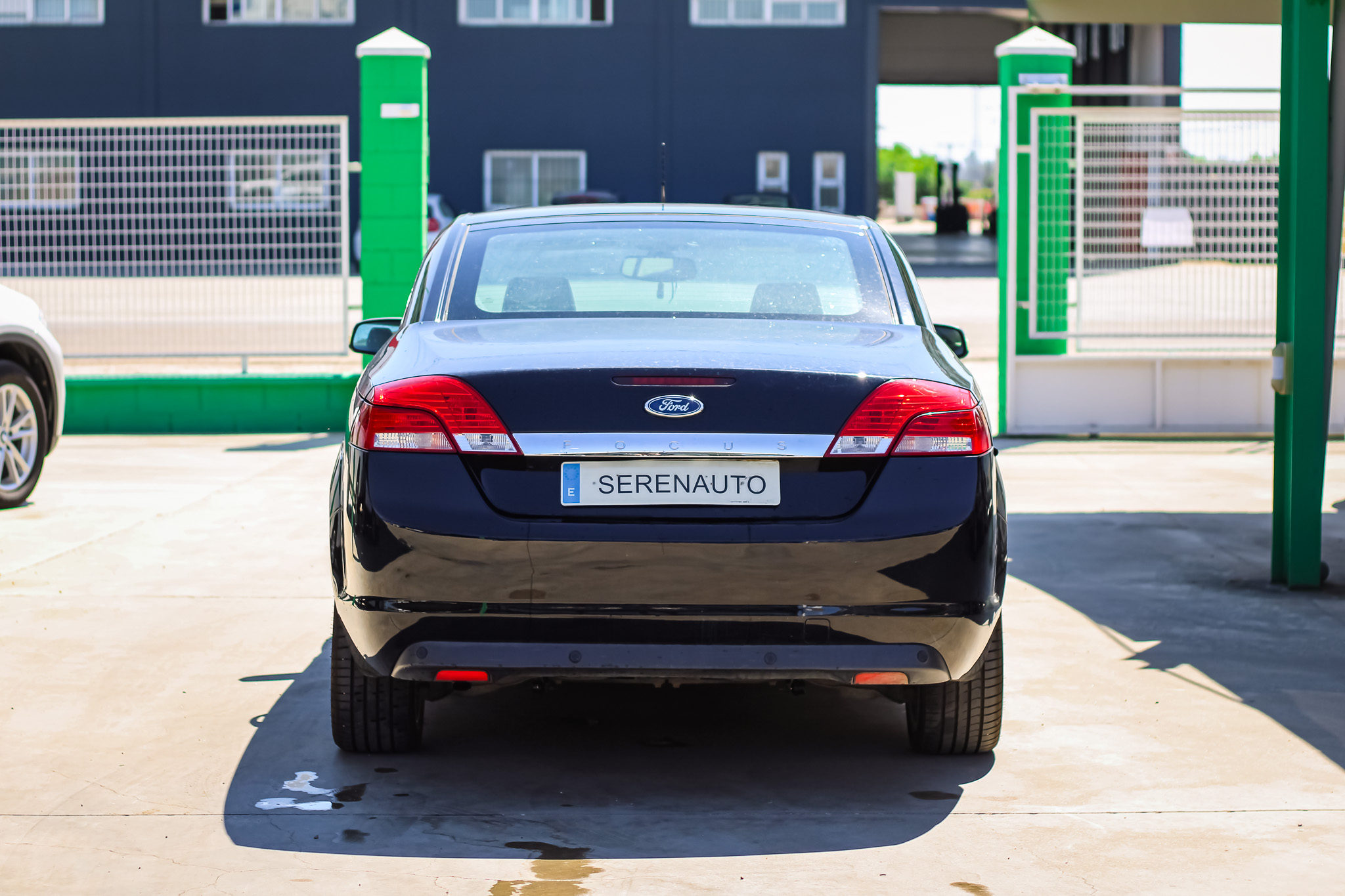 
								FORD Focus 2.0 CC Titanium full									