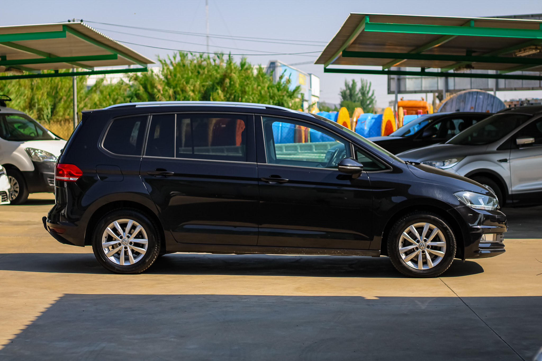 
								VOLKSWAGEN Touran Sport 2.0 TDI 110kW150CV BMT full									