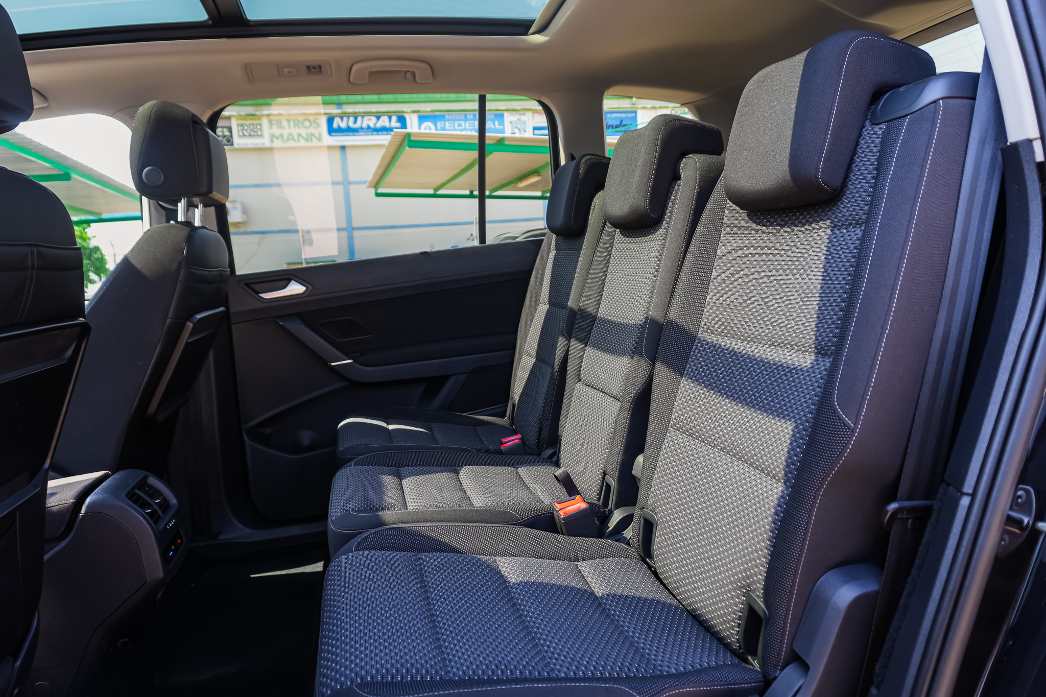 
								VOLKSWAGEN Touran Sport 2.0 TDI 110kW150CV BMT full									