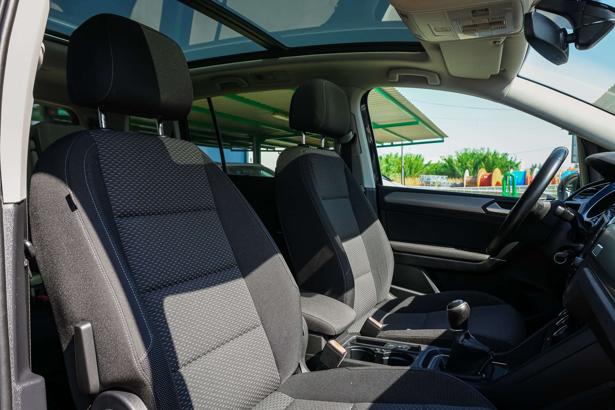 
								VOLKSWAGEN Touran Sport 2.0 TDI 110kW150CV BMT full									