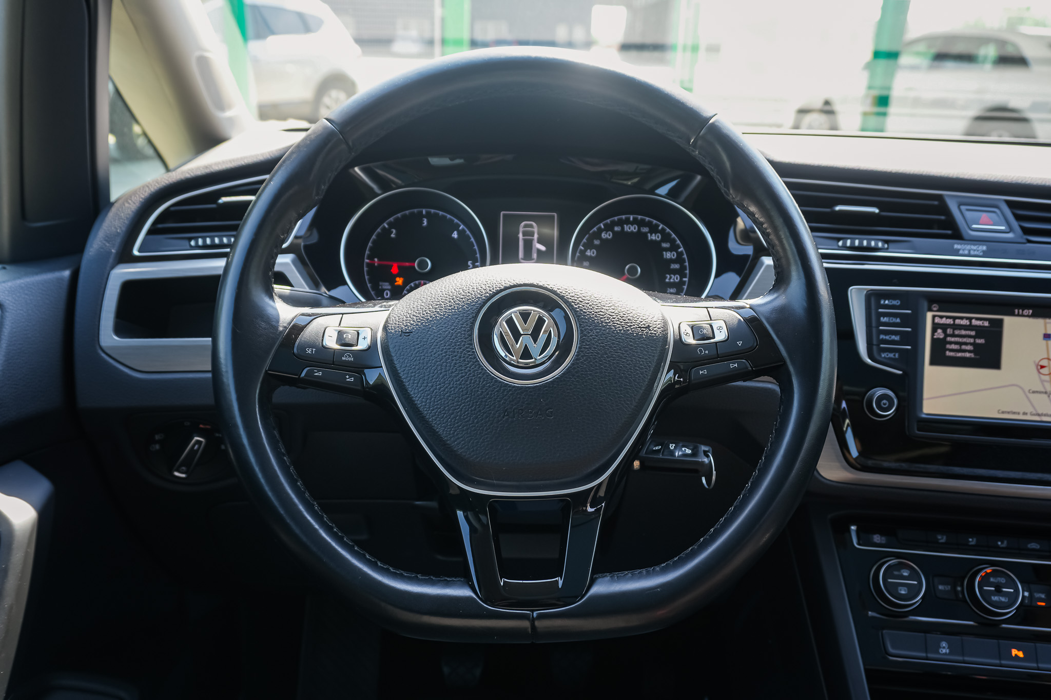
								VOLKSWAGEN Touran Sport 2.0 TDI 110kW150CV BMT full									