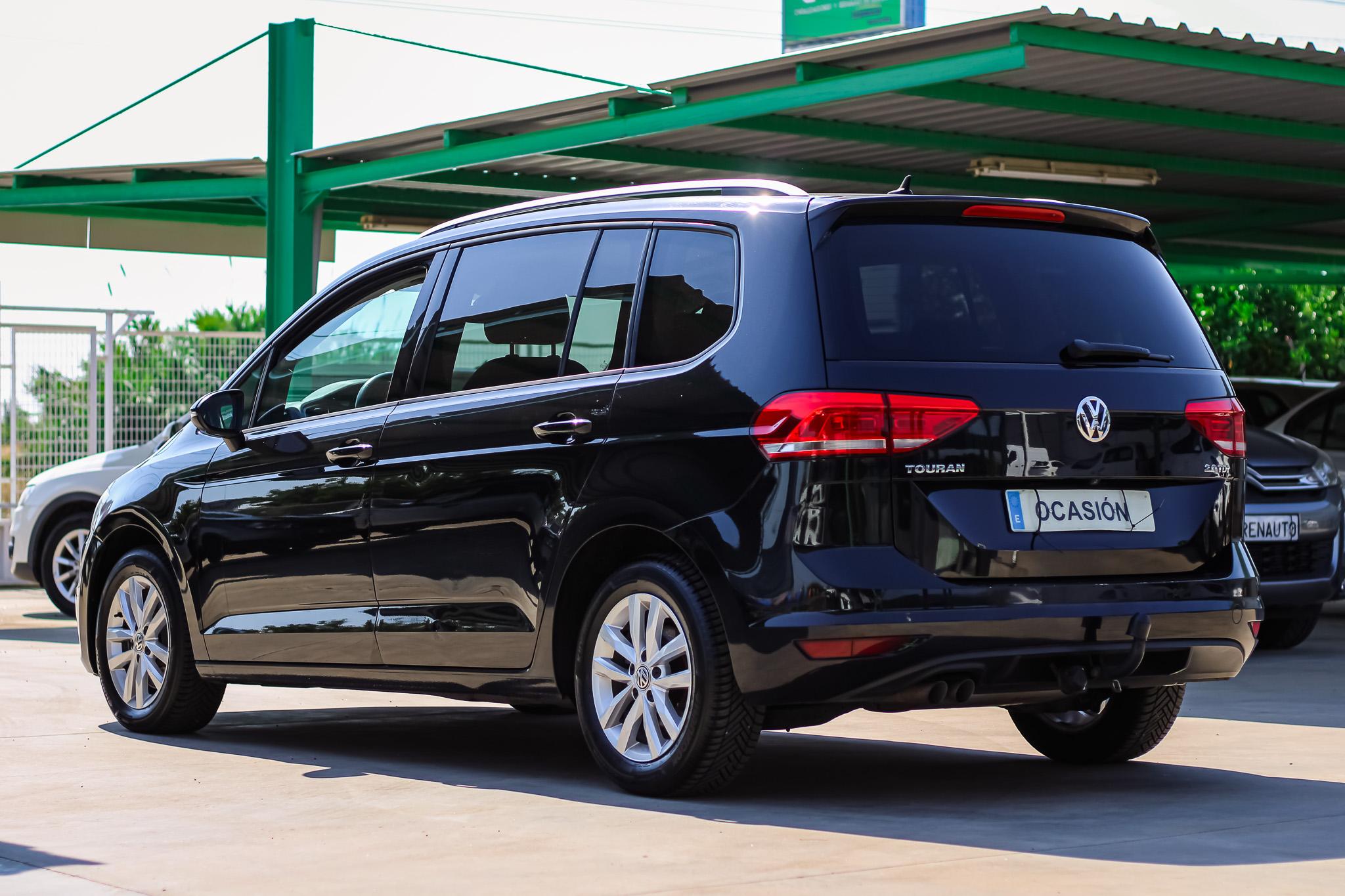 
								VOLKSWAGEN Touran Sport 2.0 TDI 110kW150CV BMT full									