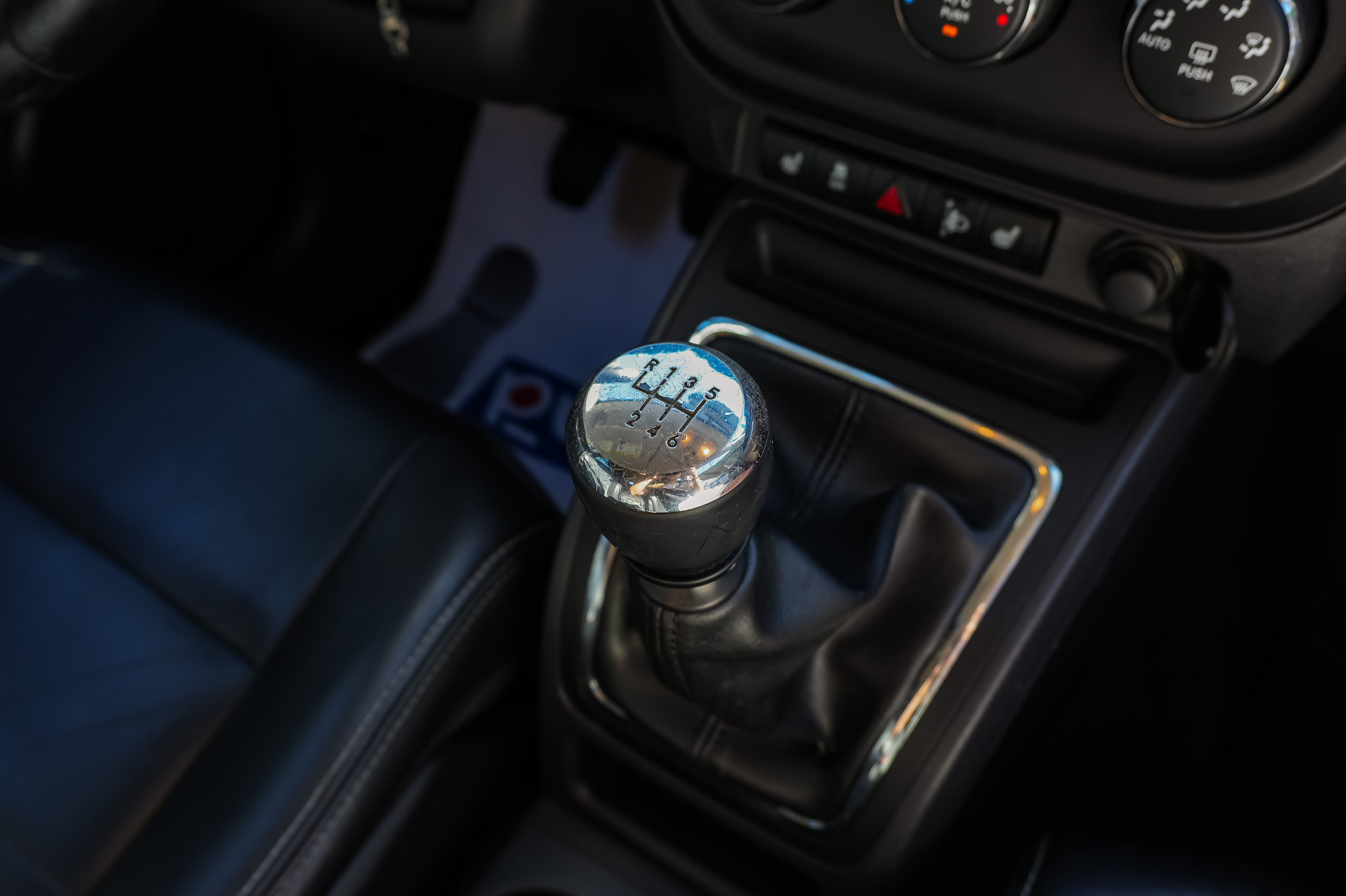 
								JEEP Compass 2.2 CRD Limited 4×2 136 CV full									