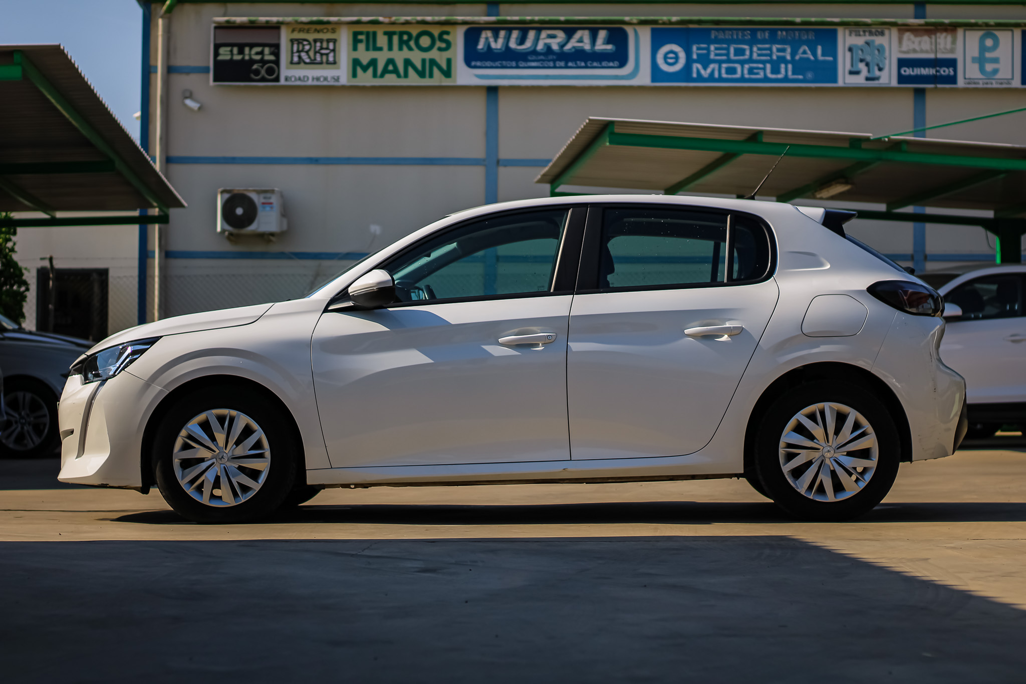 
								PEUGEOT 208 BlueHDi 73kW 100CV Active full									